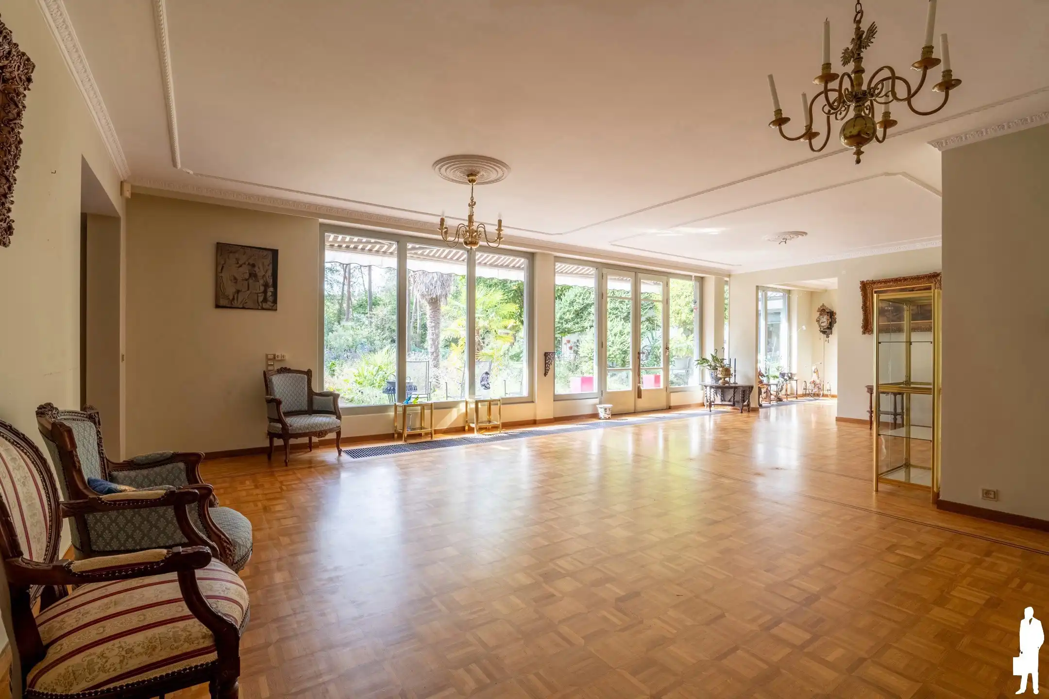 Renovatieproject op uitzonderlijk perceel van ca. 8.300 m² foto 11