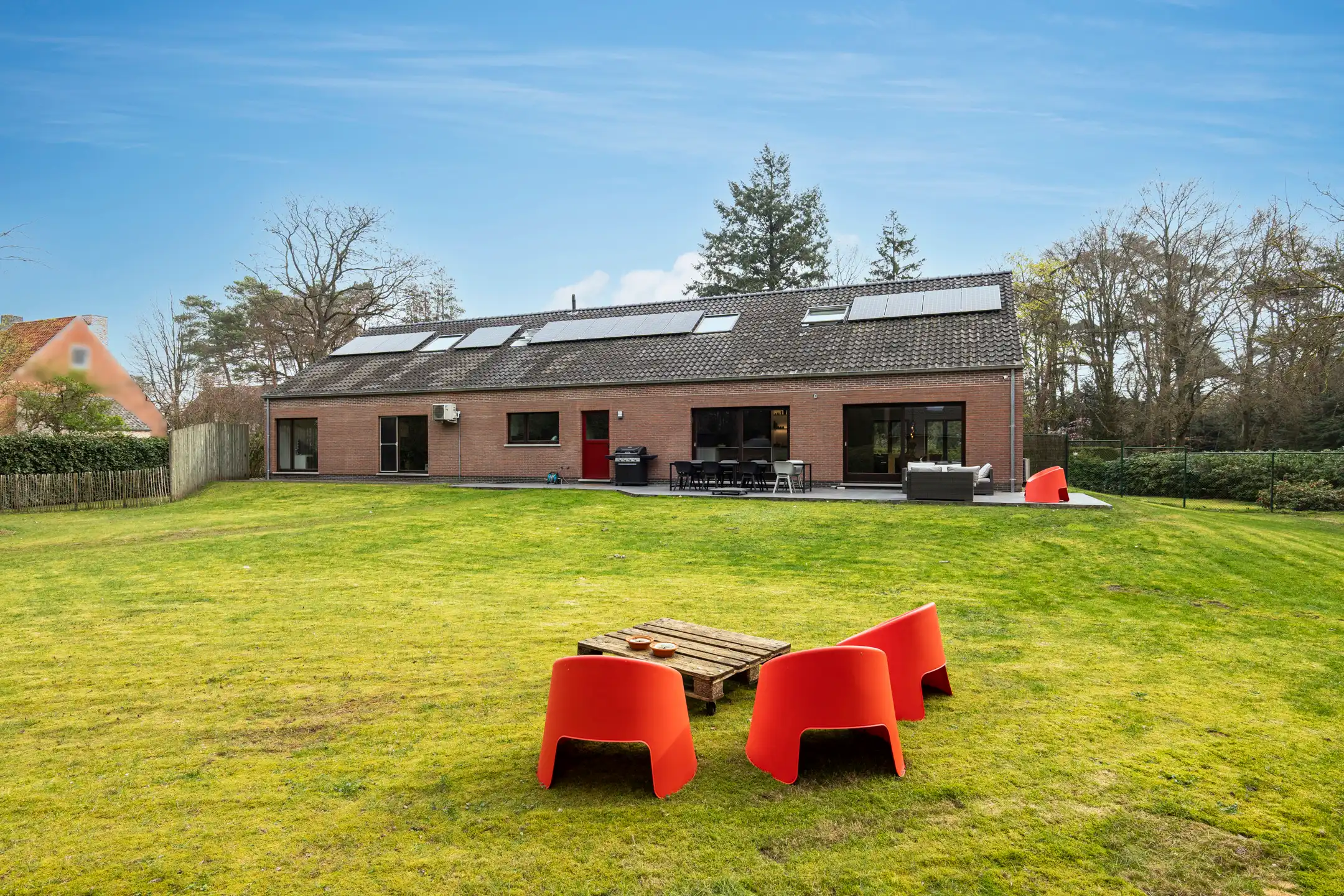 Ruime, recent gerenoveerde villa met 5 slpks op 2.430 m² foto 24