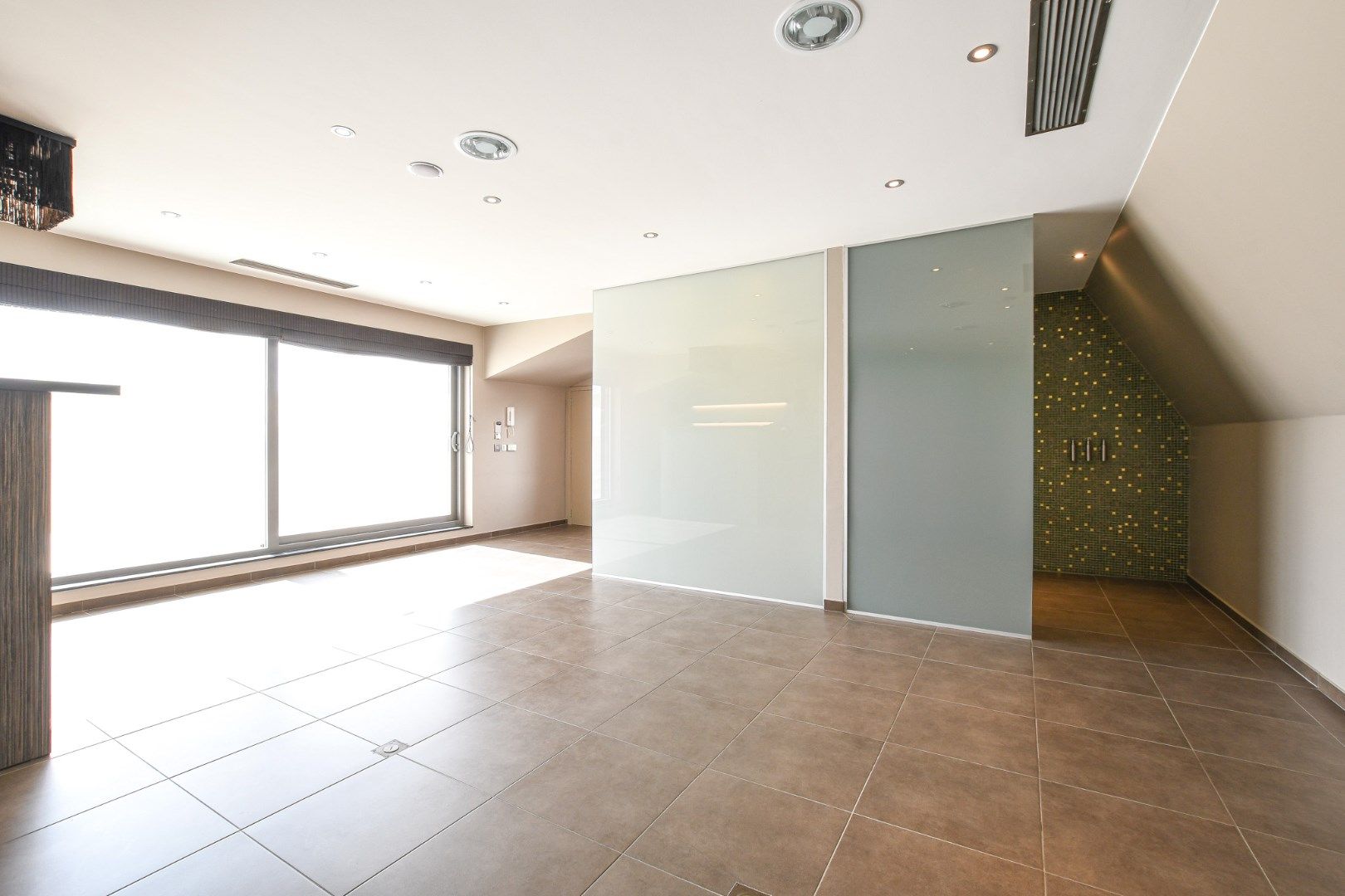 Stijlvol en ruim appartement met 2 terrassen te koop in Klemskerke (De Haan) foto 20