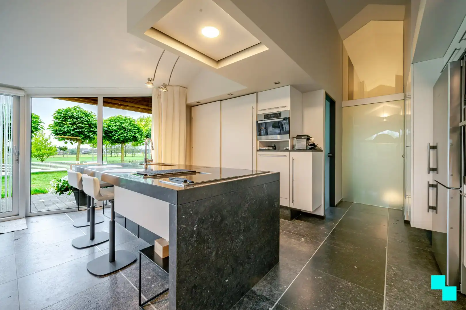 Prachtige gelijkvloerse woning op 6.036m² met verzichten in Kachtem foto 11