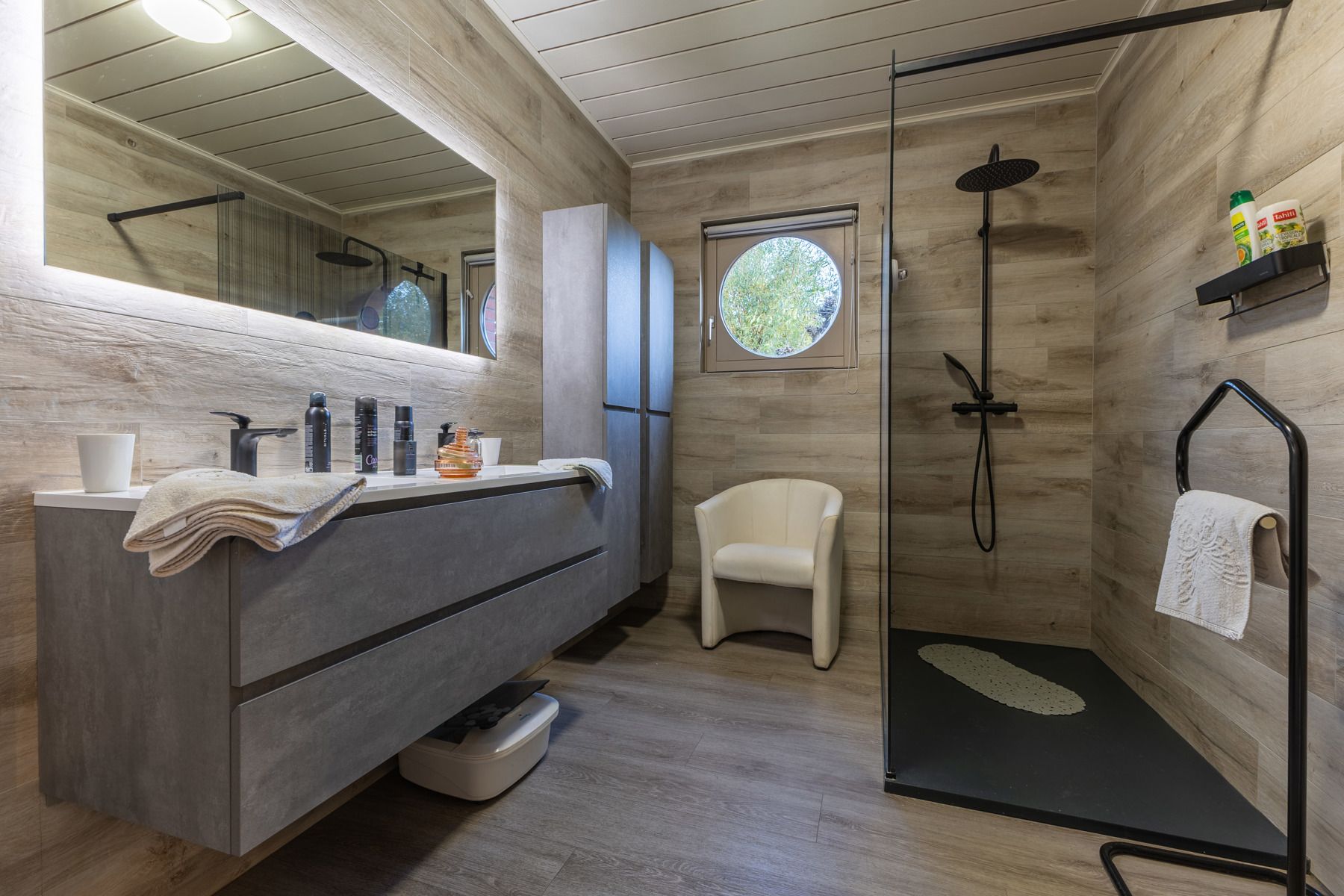 OPTIE Prachtige villa met 6 slaapkamers in doodlopende straat foto 19