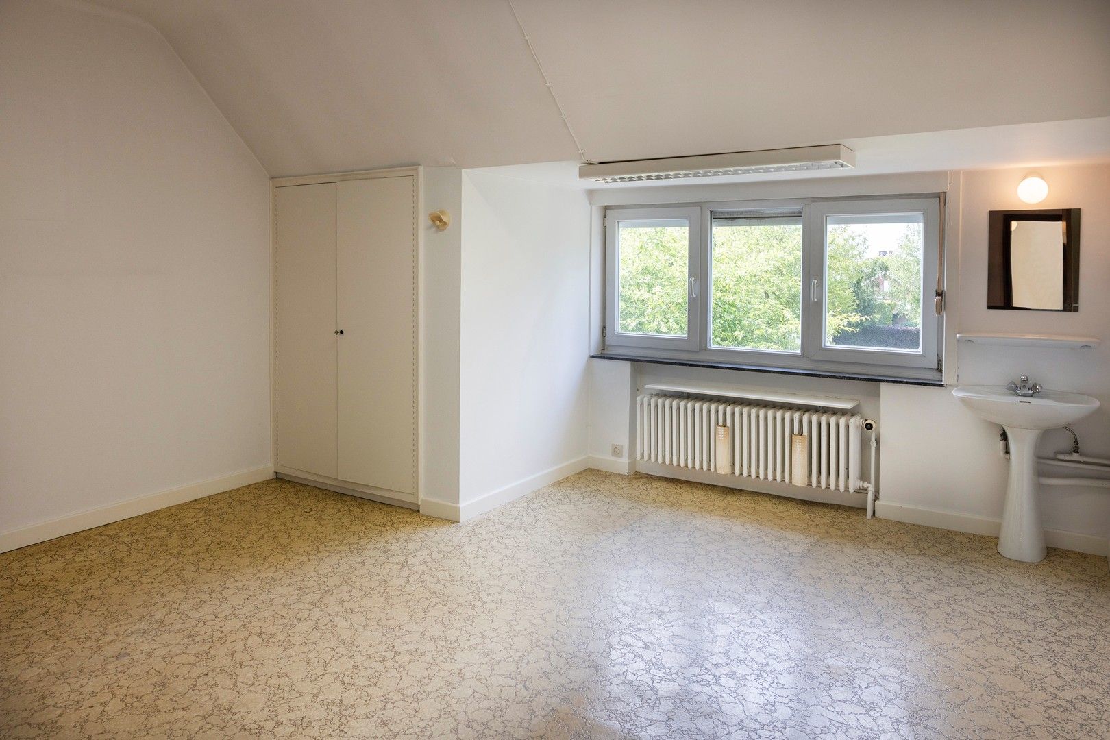 Statige villa met 5 slaapkamers en mooie, volwassen tuin. foto 19