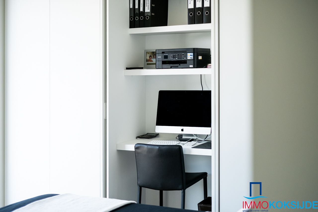 Exclusief penthouse met 2 slaapkamers en ruim terras in moderne residentie foto 32