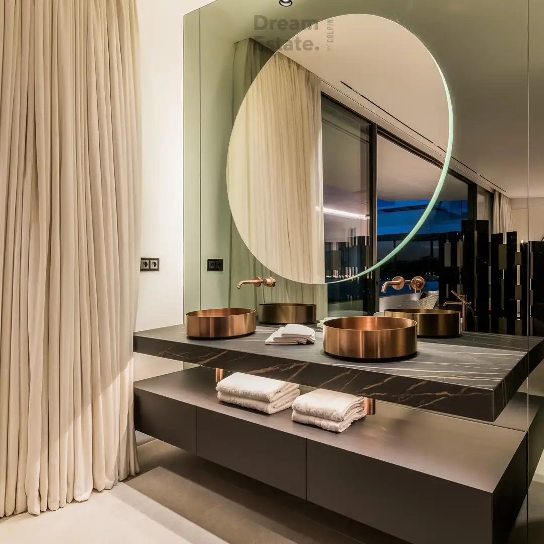 Top notch villa langs de Golden Mile met zicht op zee, Marbella. foto 13