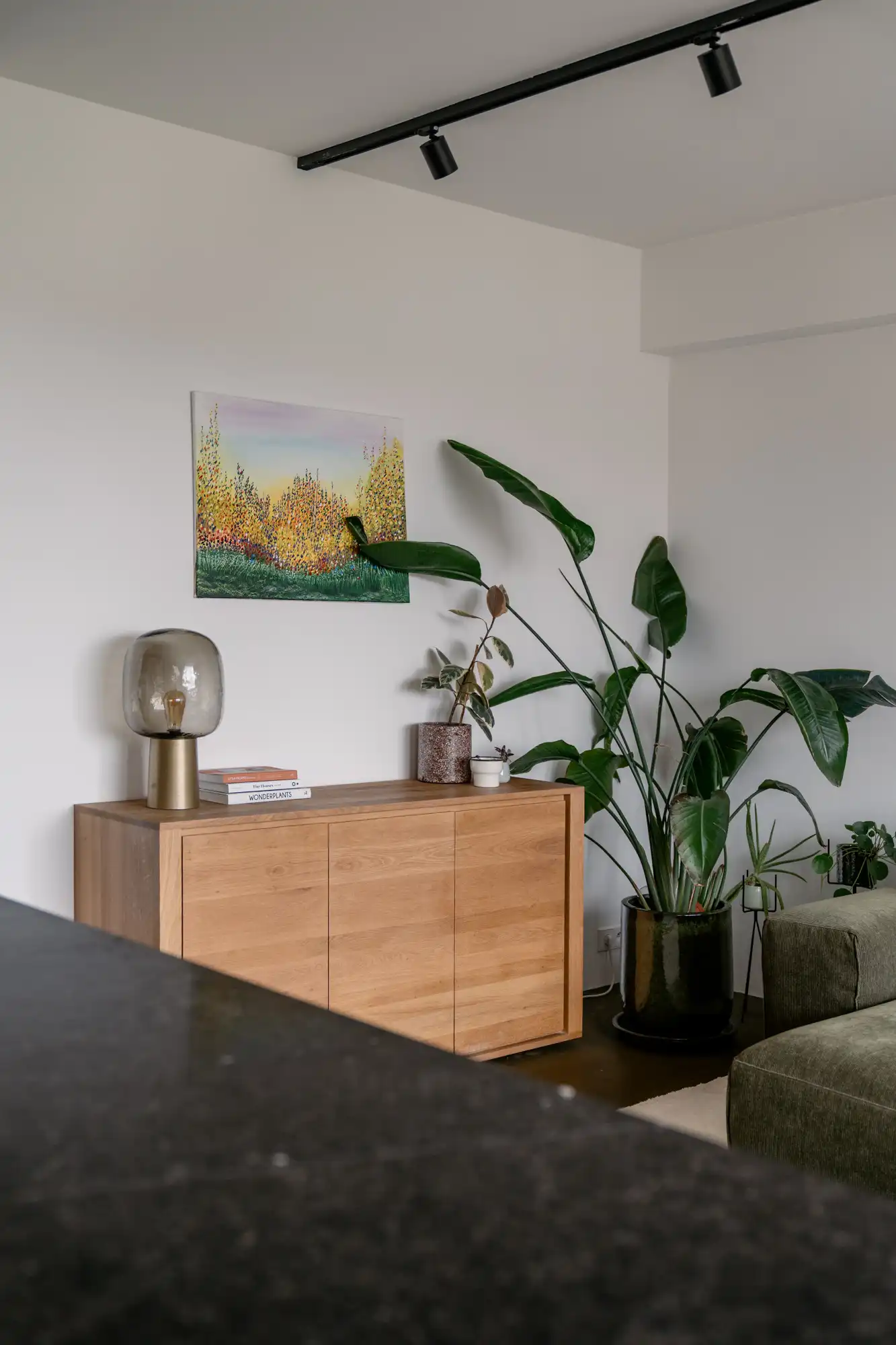 Een architecturaal penthouse met zicht op groene kruinen en het Koninklijk Museum van Schone Kunsten foto 4