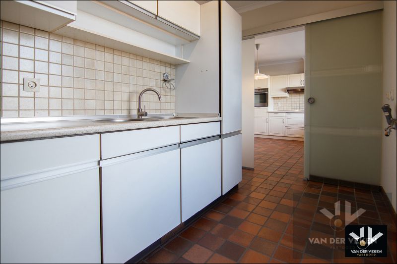Ruim en zeer goed onderhouden triplex met veel mogelijkheden op goed bereikbare locatie in het gezellige Diepenbeek foto 15