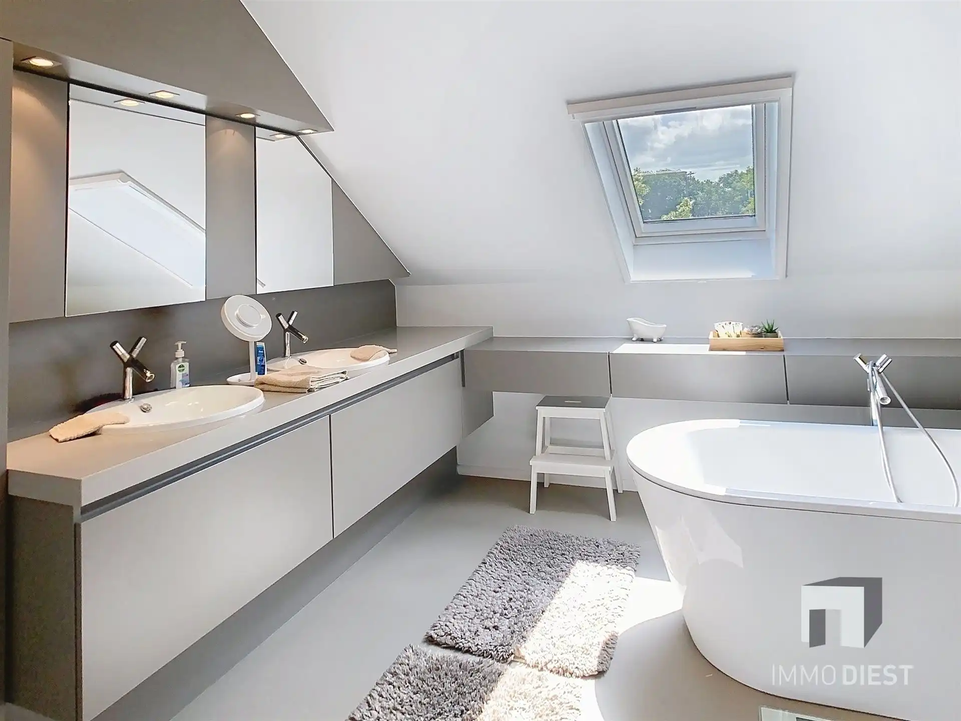 Handelspand met luxe woonst op goede locatie foto 20