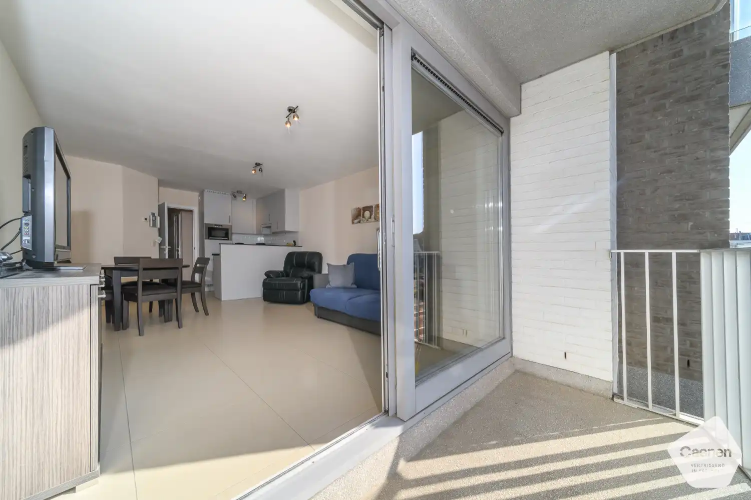 Heel recent, lichtrijk 1-slaapkamerappartement met zuidgericht terras op topligging nabij zee foto 4