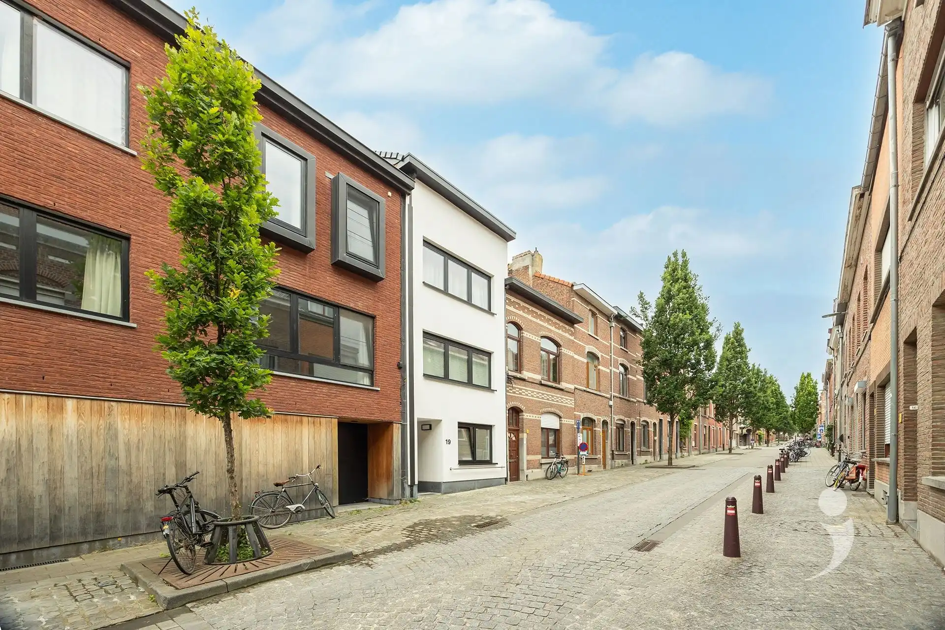 olledig gerenoveerde en bemeubelde studio in Leuven foto 11