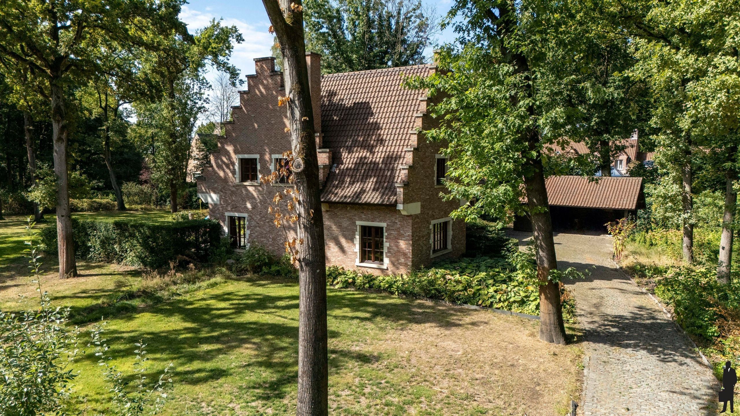 Villa op 3311 m², volledig naar eigen smaak af te werken foto 3