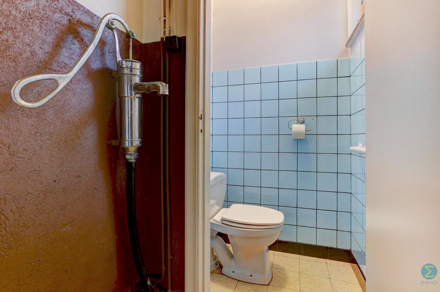 Te renoveren vrijstaande woning met 4 slpks op 898m² grond. foto 14