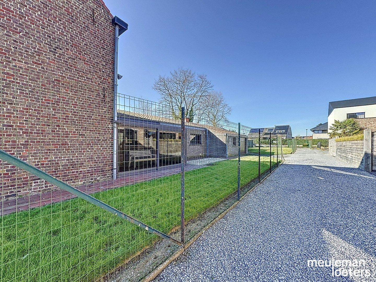 Te renoveren woning in Lotenhulle foto 5
