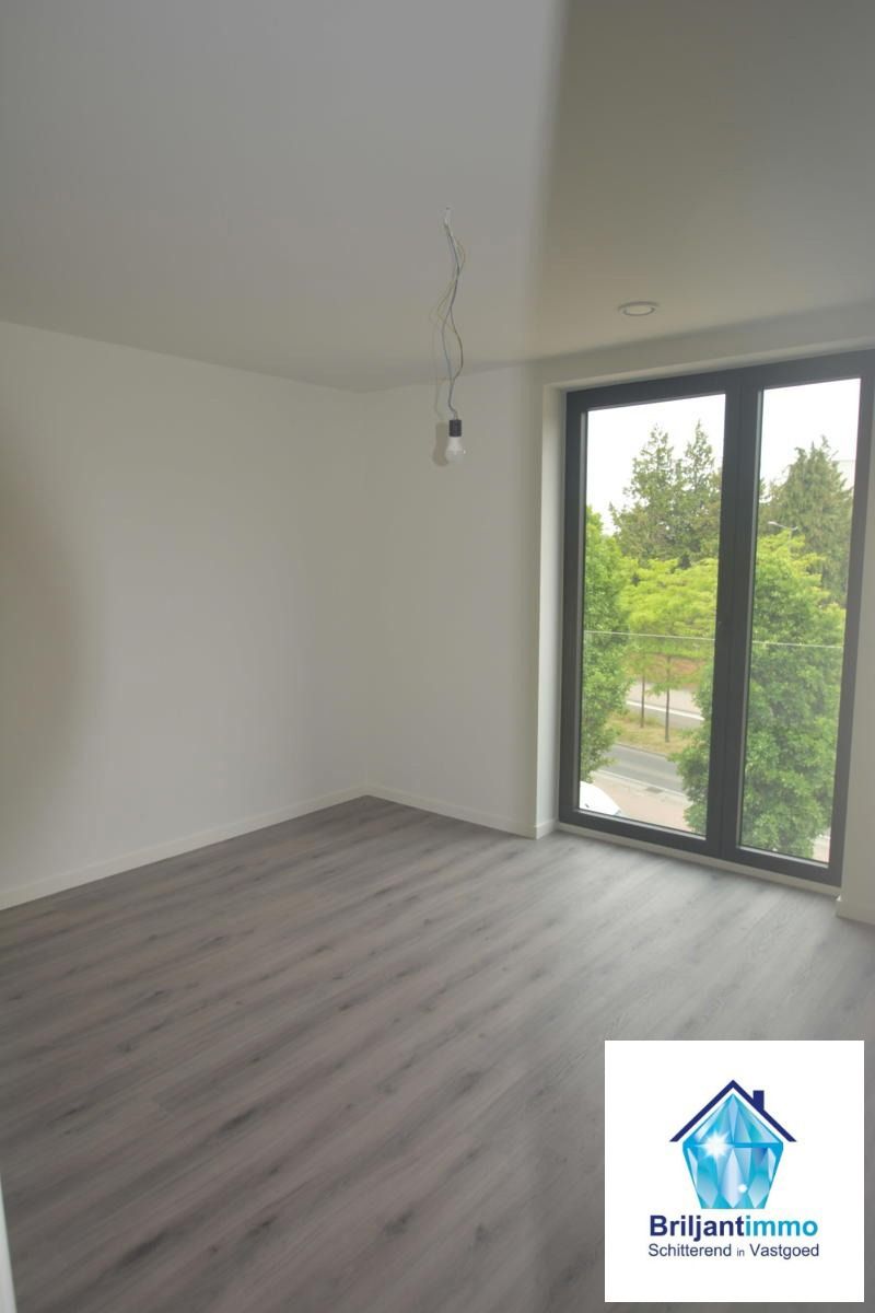Ruim nieuwbouw appartement met 2 slp, berging en staanplaats foto 10