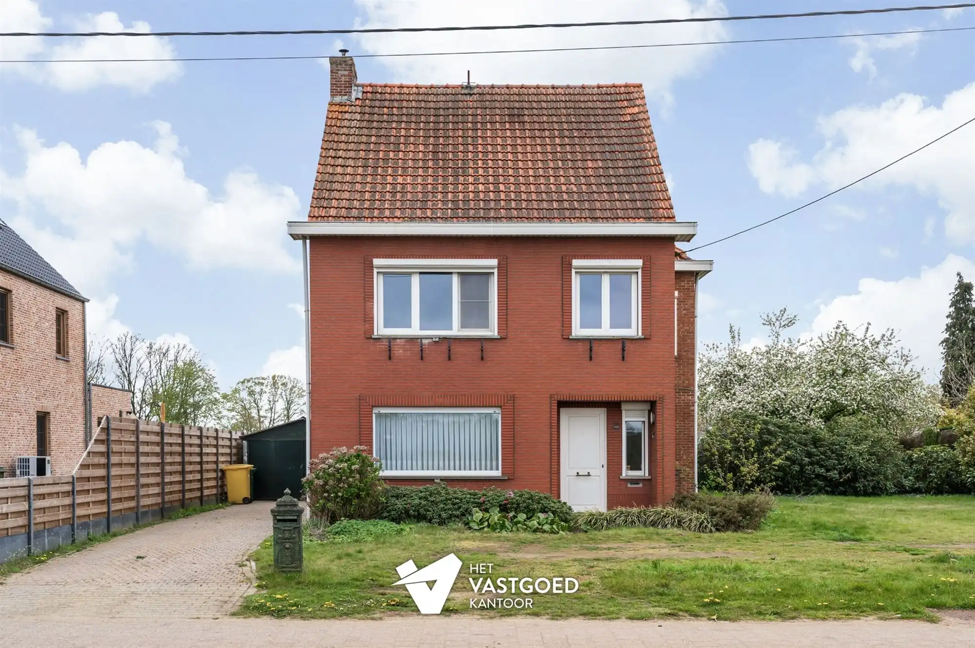 WONING MET POTENTIEEL (154M²) MET 3 SLAAPKAMERS EN PRACHTIGE TUIN TE MEERHOUT foto 2