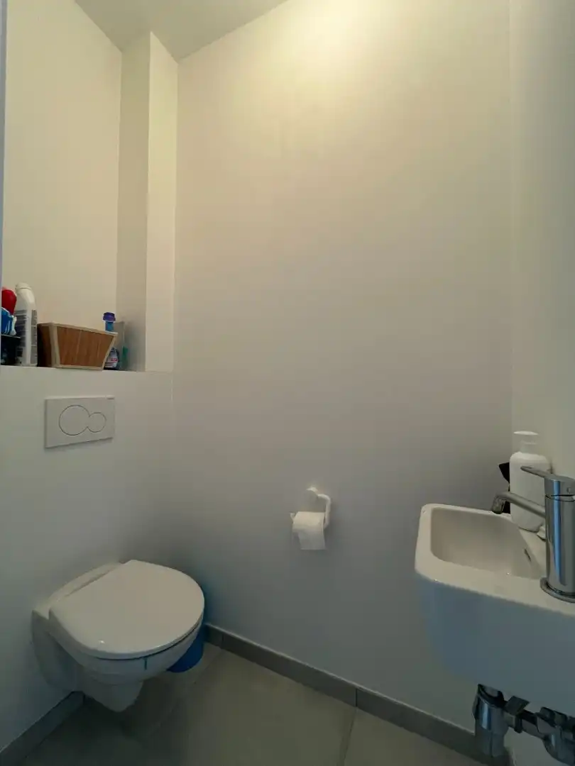 Moorslede – Instapklaar en lichtrijk dakappartement langs de Stroroute foto 10