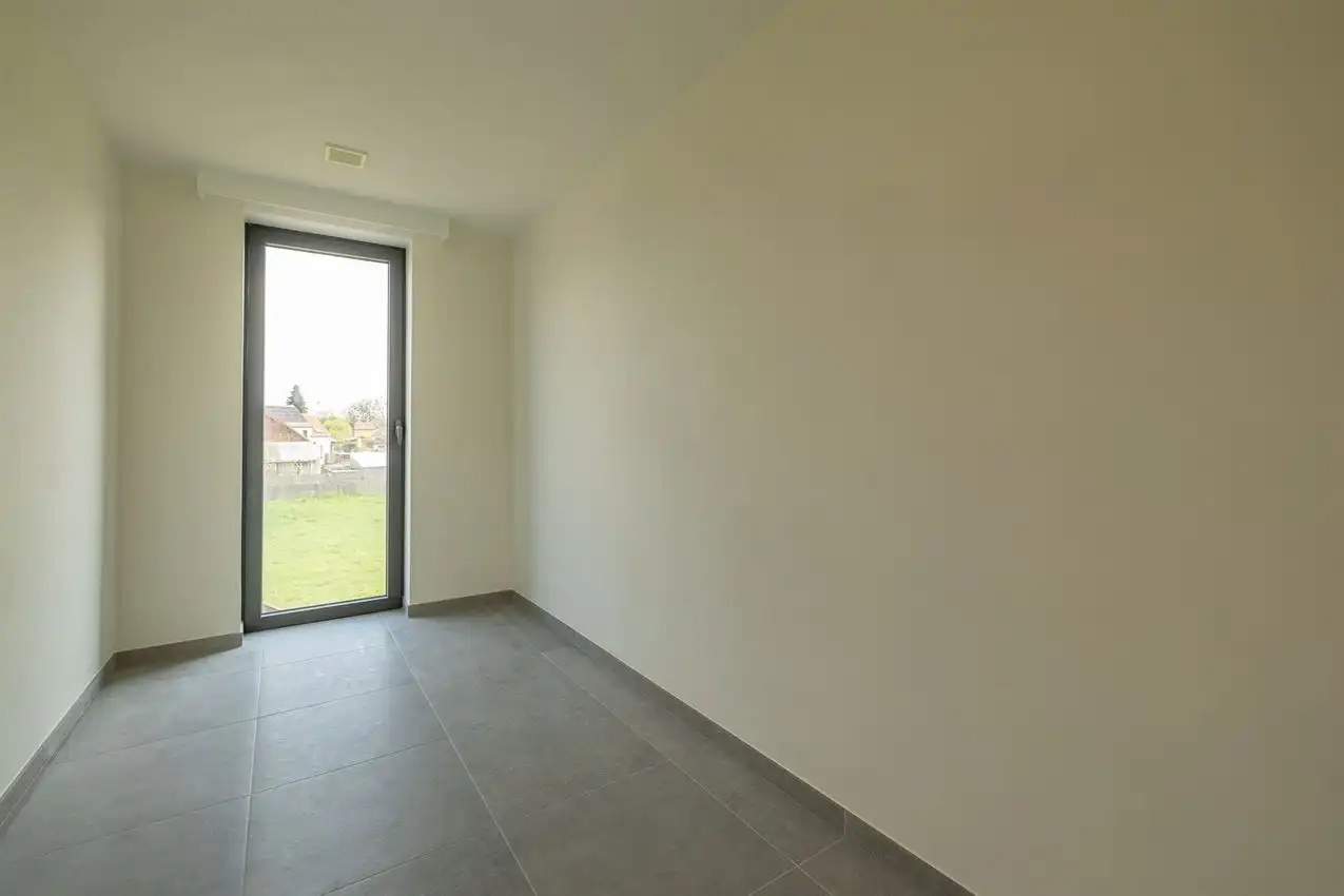 Nieuwbouwwoning, gunstig gelegen, 3 slpk, tuin, carport foto 25