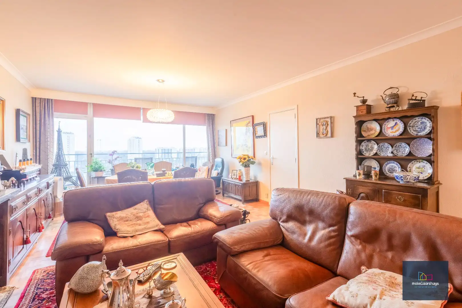 Ruim 2 slaapkamerappartement met garagebox nabij de Blaarmeersen foto 12