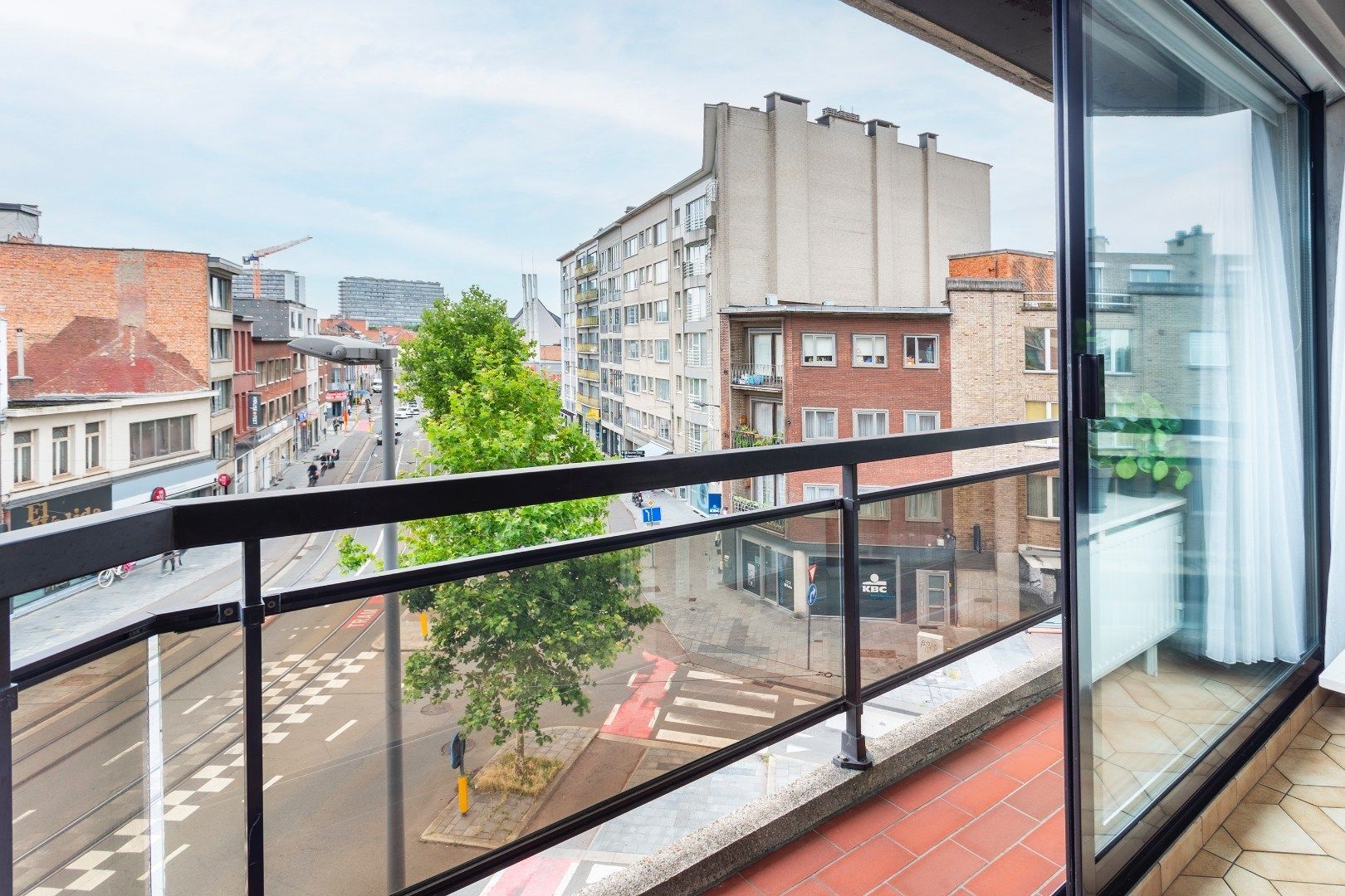 Wonen vlak bij het Rivierenhof in alle comfort foto 10