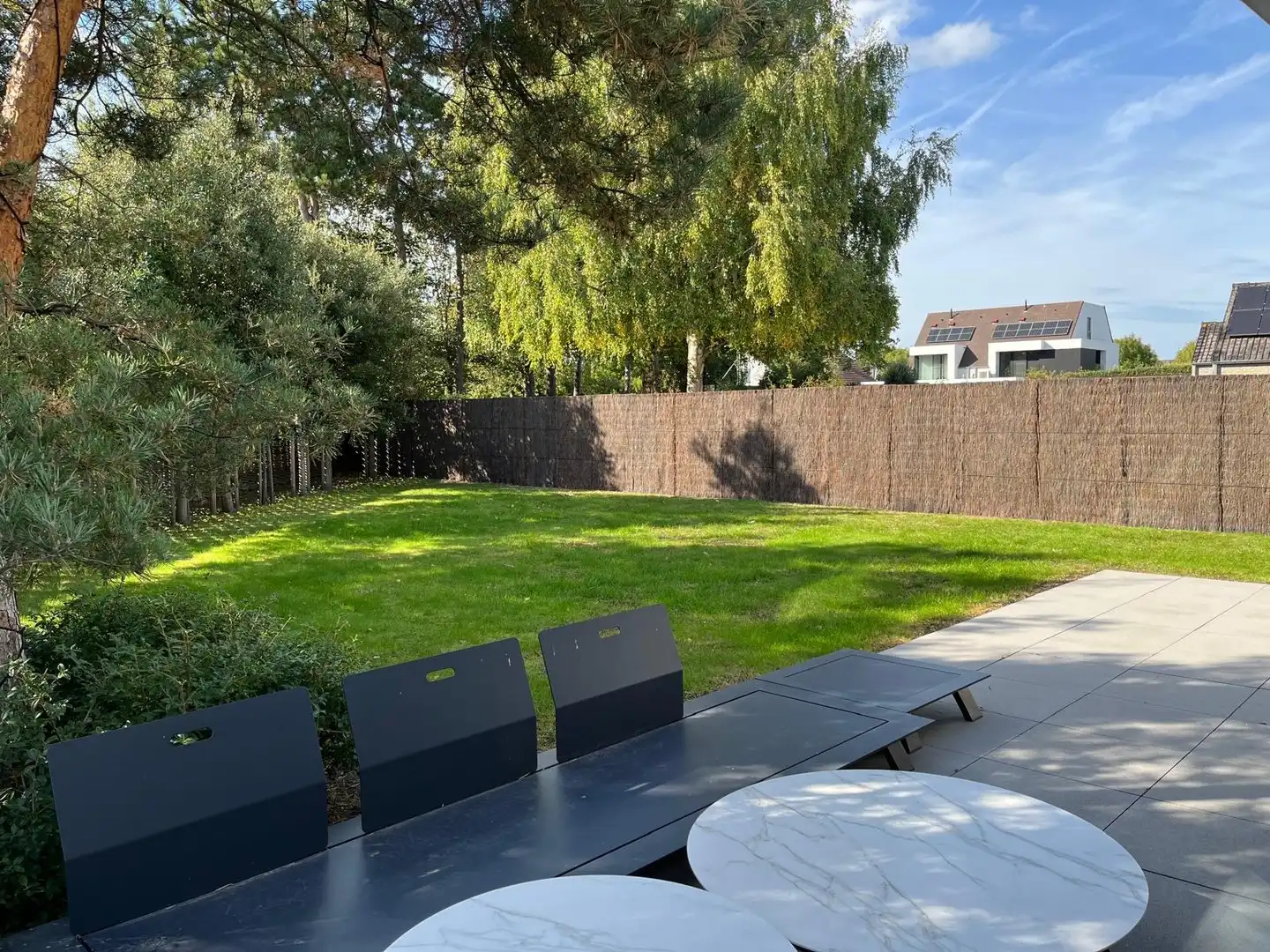 Recent gebouwde, energiezuinige villa gelegen in een rustige dreef van een centraal gelegen villawijk te Knokke-Heist. foto 19