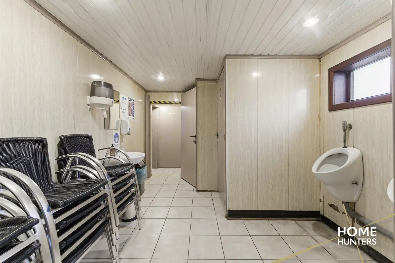 Te renoveren horecazaak met woonst op ruim perceel in Vlamertinge – Café De Hazewind foto 26