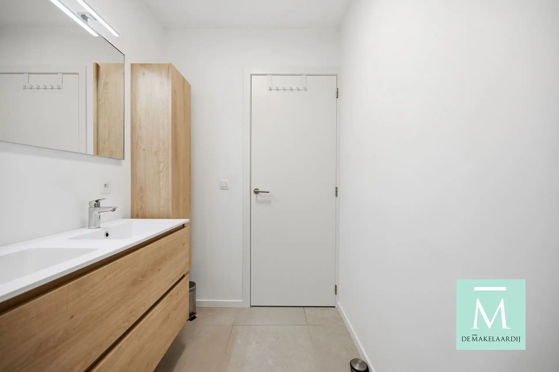 Instapklaar gelijkvloers appartement (2023) met zonnige tuin en laadpaal! foto 8