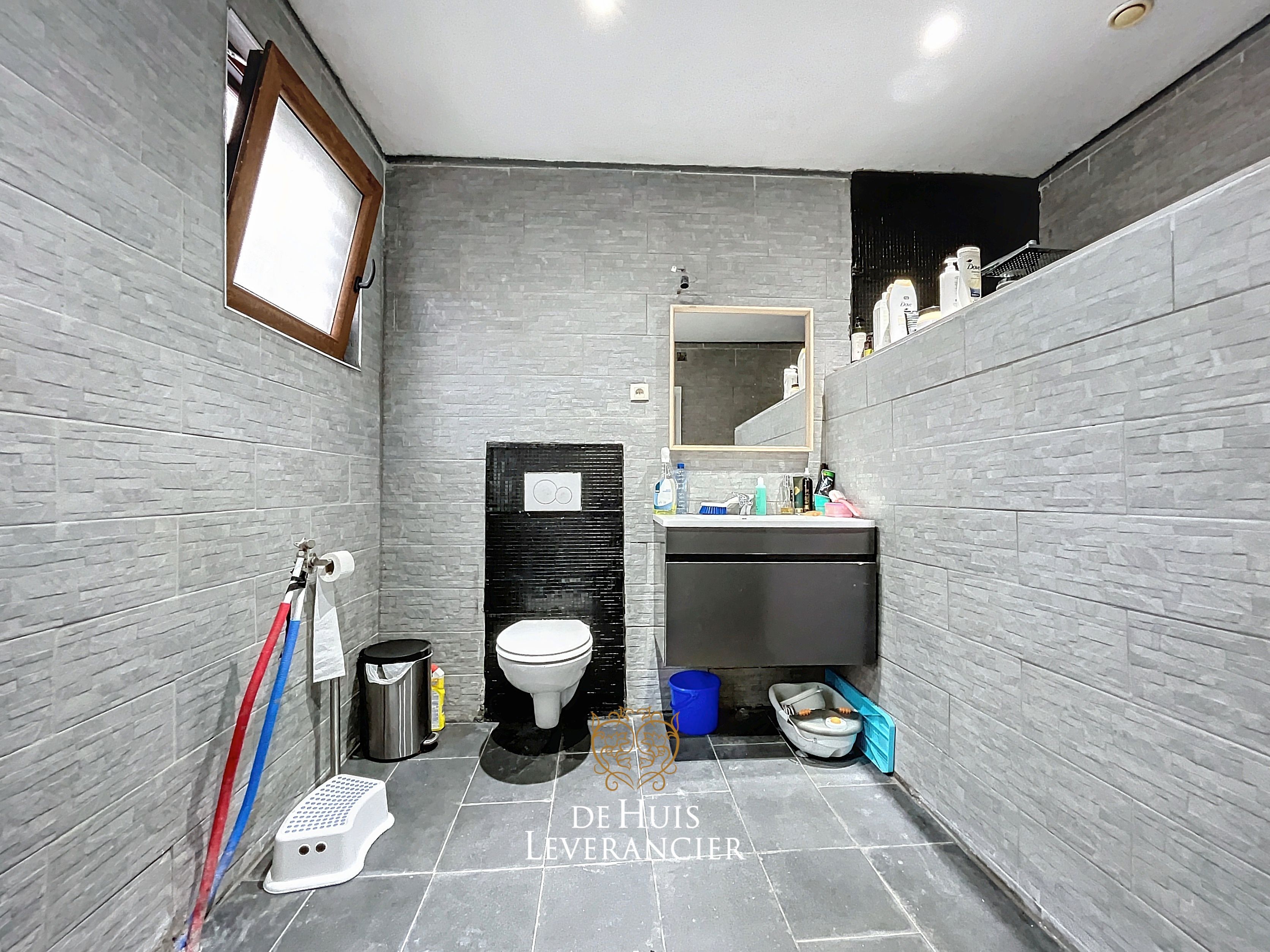 RUIME woning te koop (8 slpks, 2 badk) die ook perfect als tweewoonst kan dienen foto 25