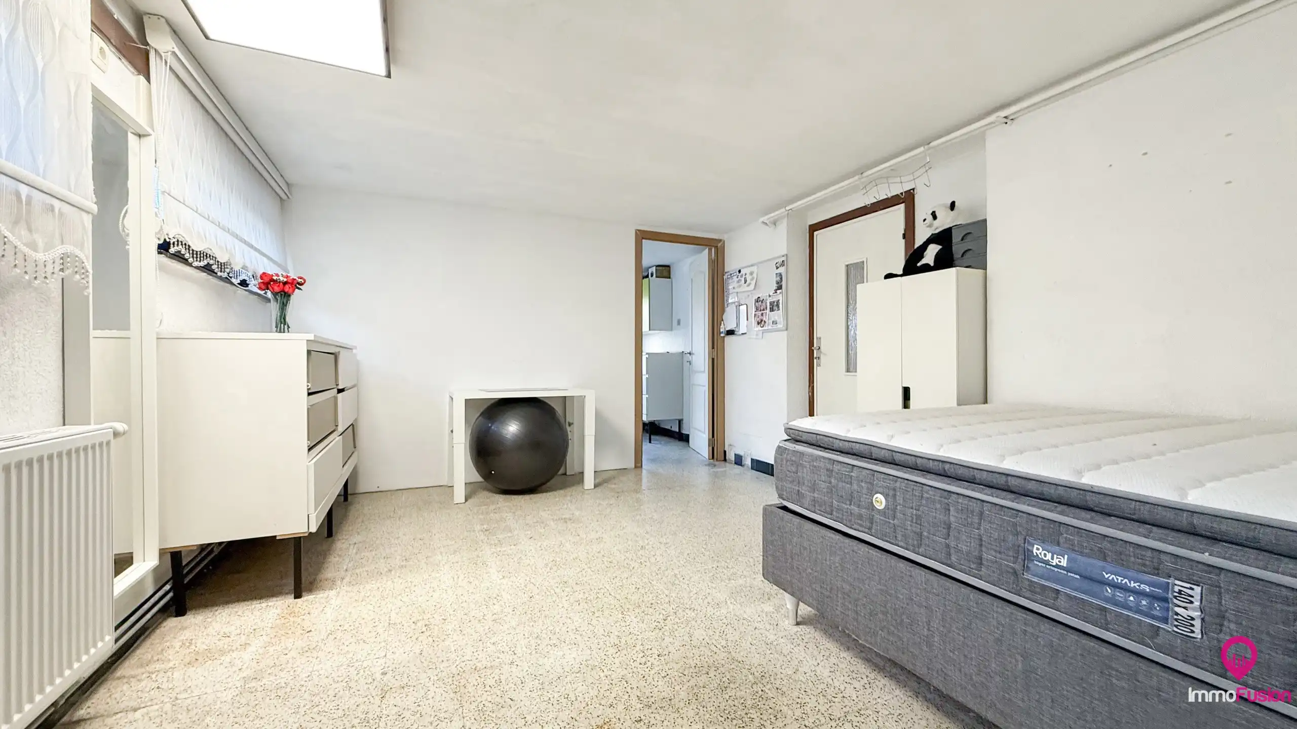 Uniek woon-werkpand met vergunde loods van 110m² en 5 slpks! foto 17