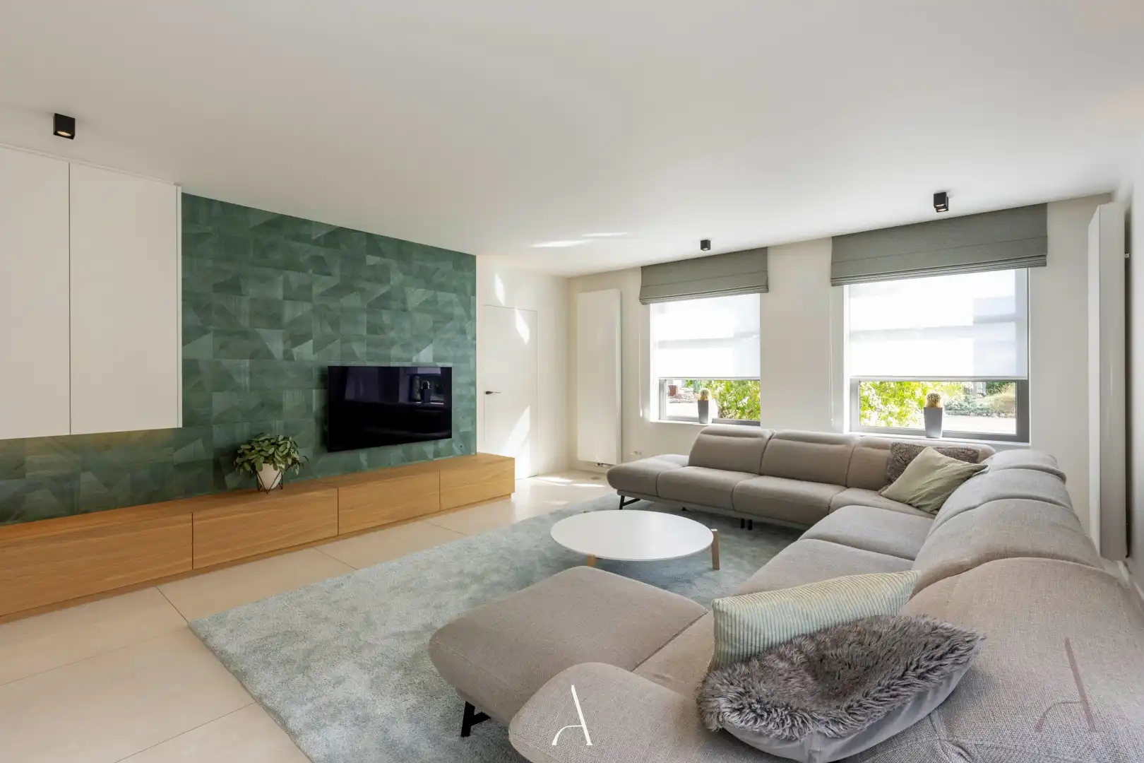Ruime en energiezuinige villa met 4 slaapkamers op 763 m² in Molenbeersel foto 3