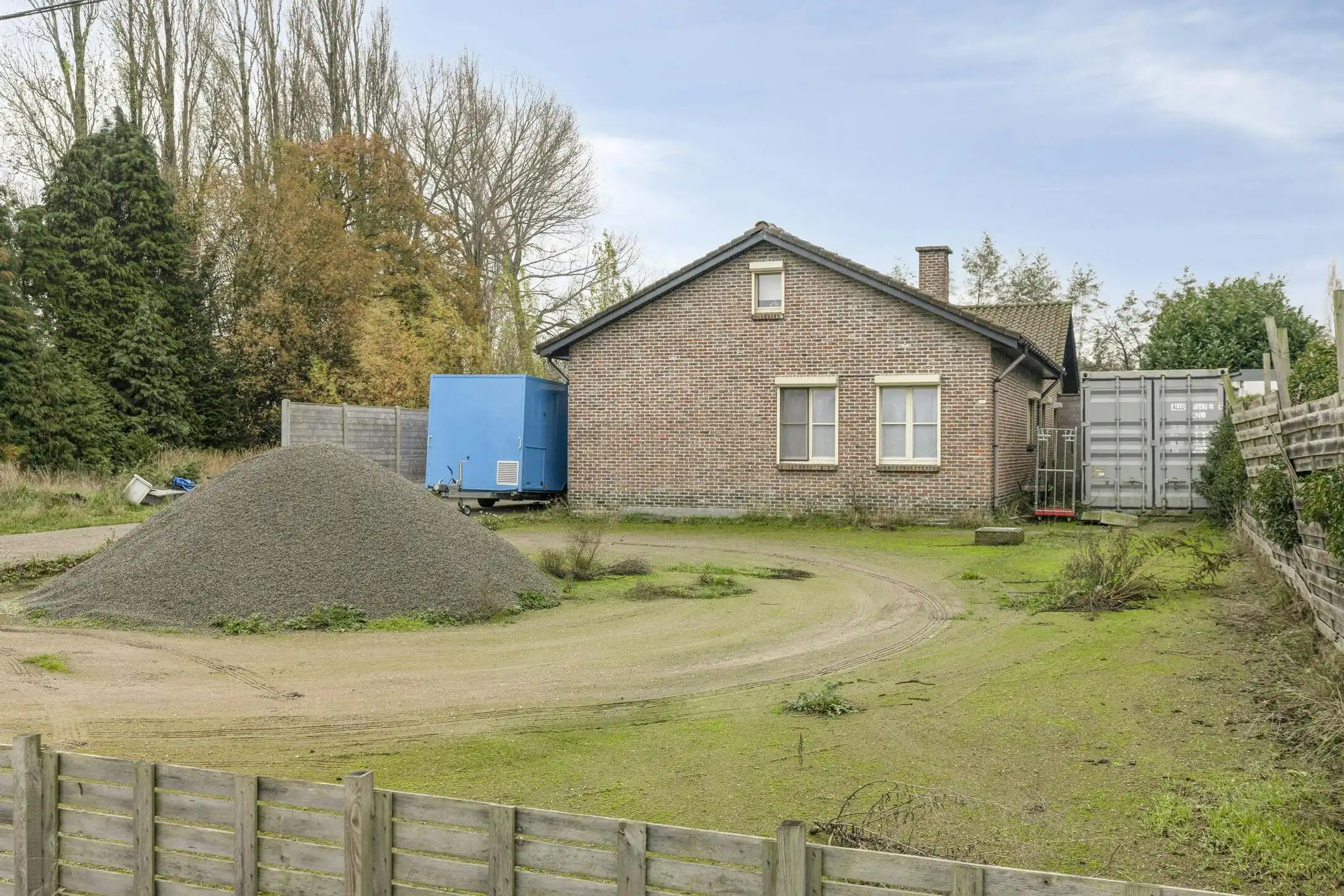 Ruime bungalow met gastenverblijf of ruimte voor bijberoep foto 33