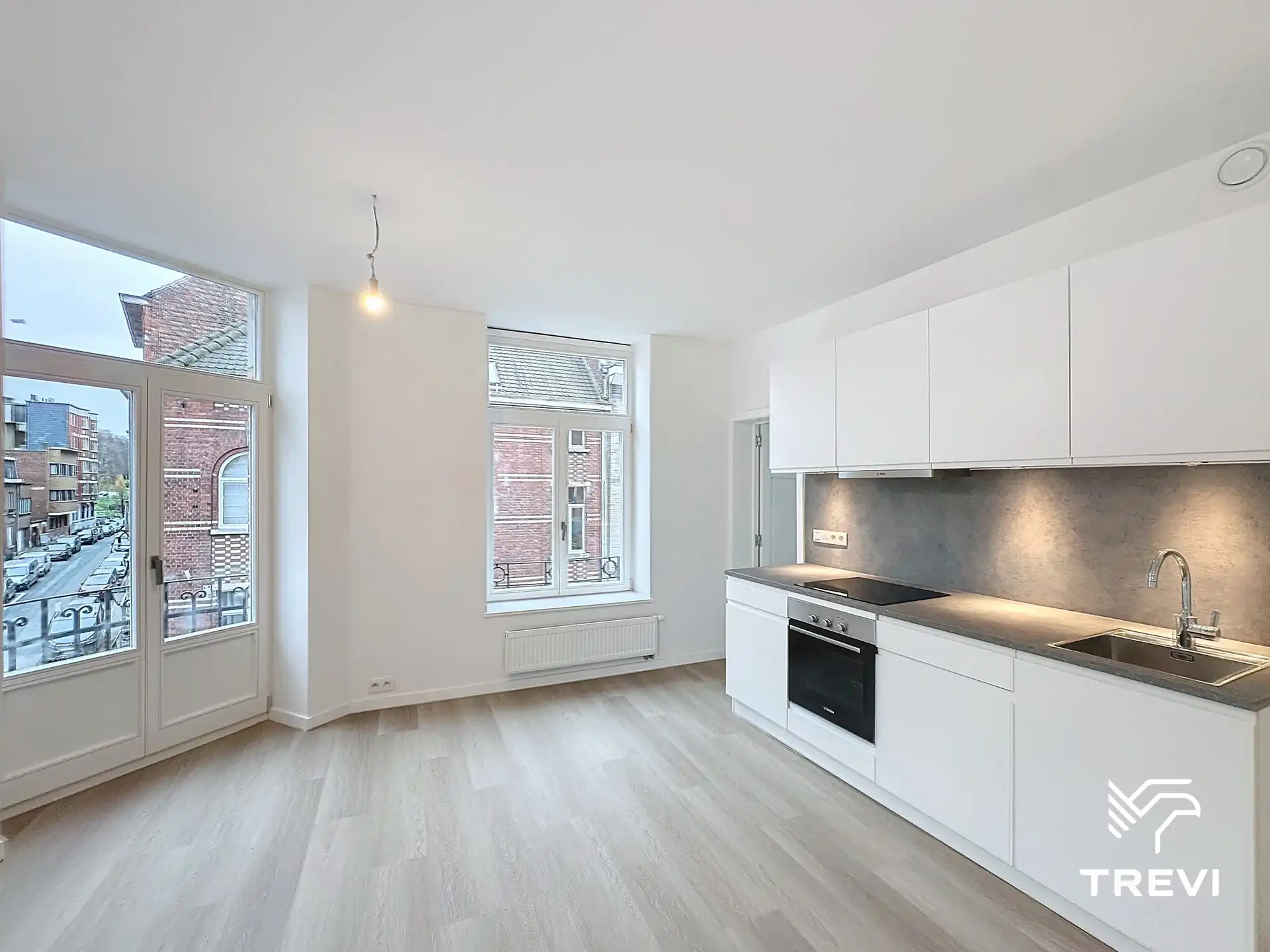 Volledig gerenoveerd appartement met 1 slaapkamer! foto 2