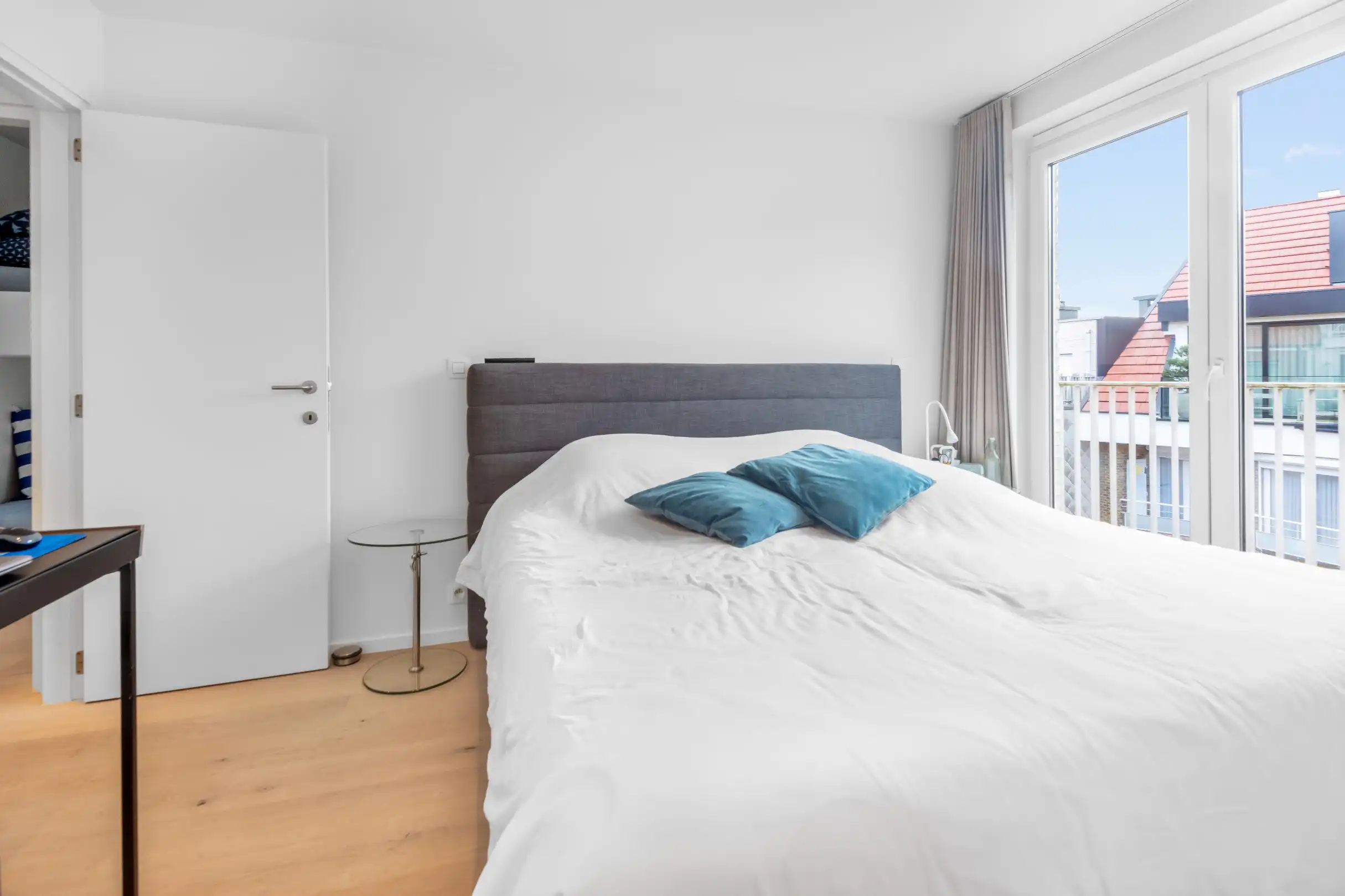 Heel mooi  luxueus afgewerkt appartement gelegen in de Kustlaan vlakbij de Zeedijk en het Driehoeksplein. foto 12