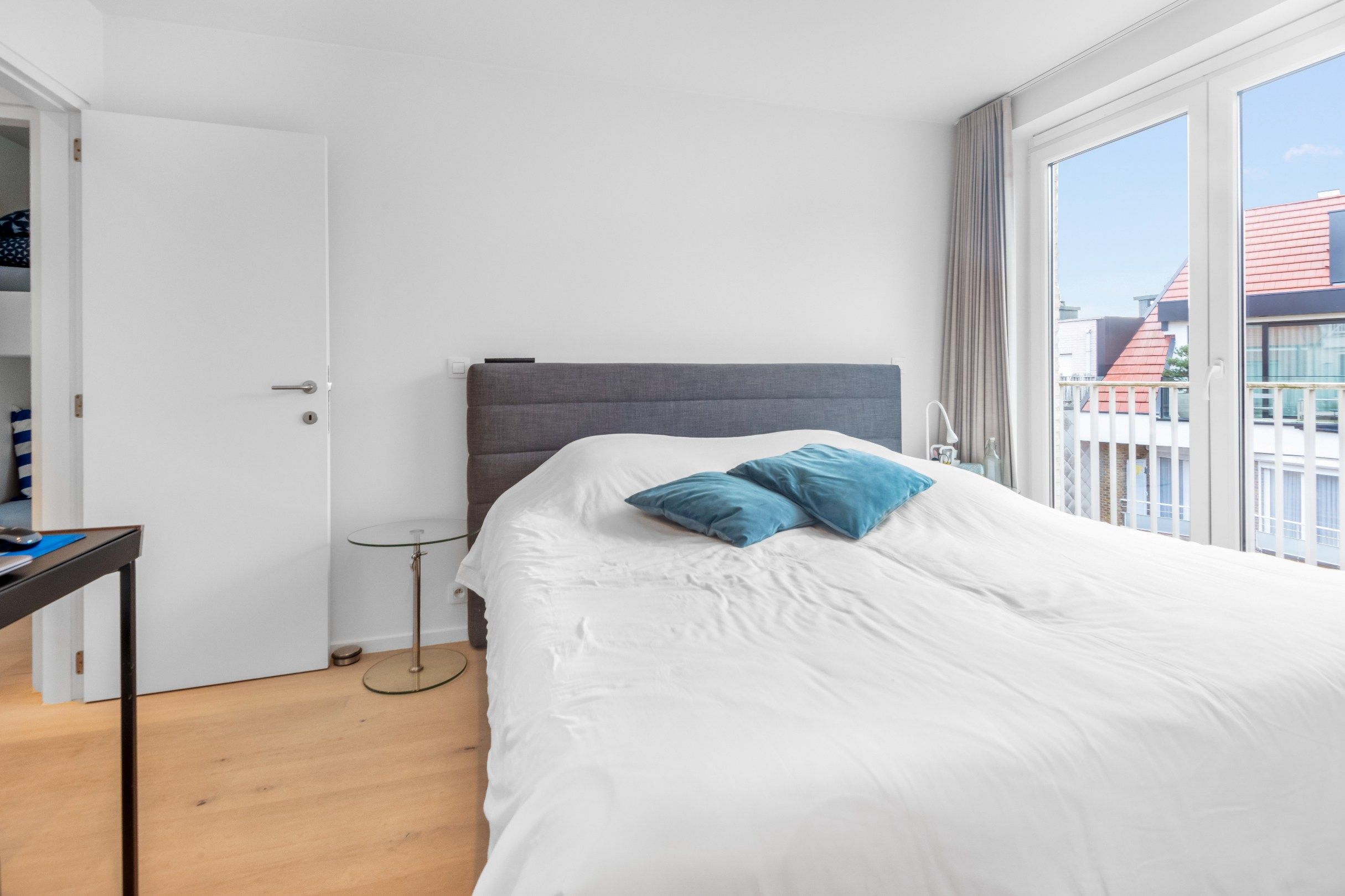 Heel mooi  luxueus afgewerkt appartement gelegen in de Kustlaan vlakbij de Zeedijk en het Driehoeksplein. foto 12