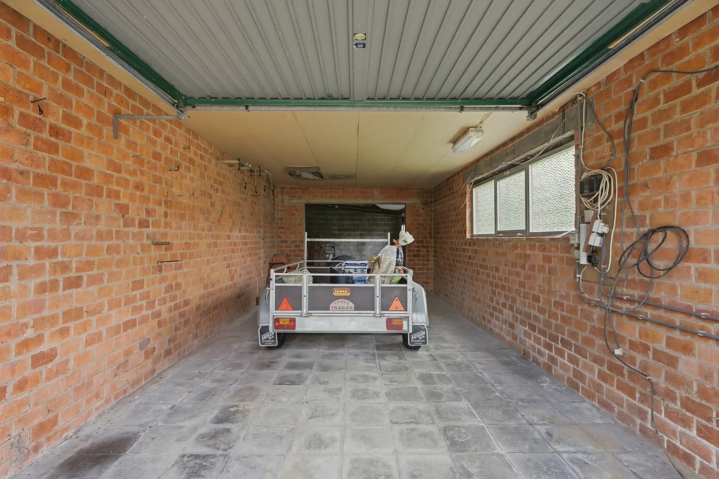 Ruime gezinshuis met garage in het groen foto 24
