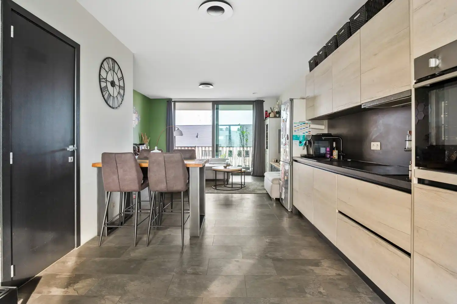 Modern appartement met 2 slaapkamers en terras op toplocatie in Lier! foto 4