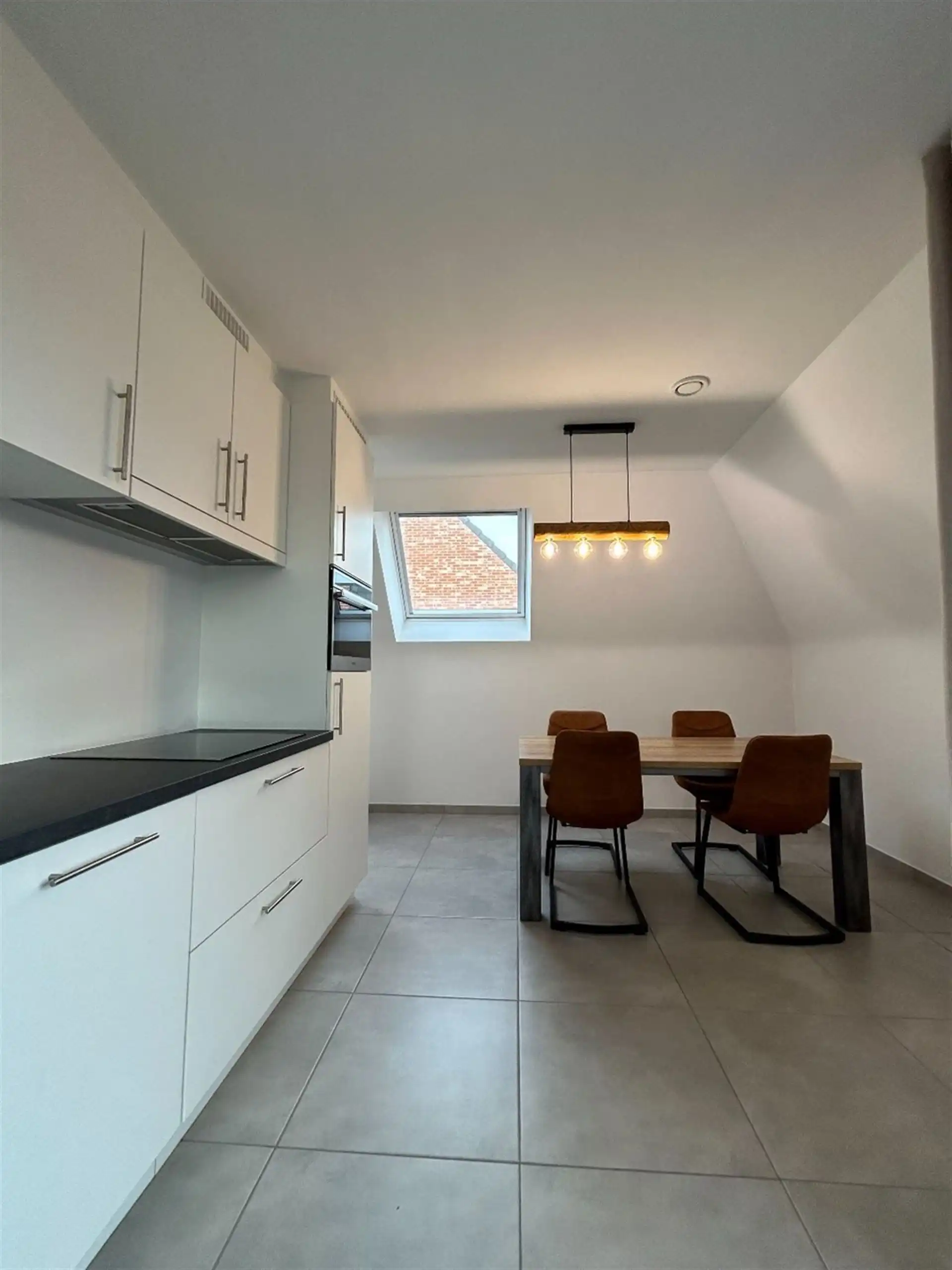 Instapklaar duplexappartement met 1 slpk en autostaanplaats! foto 5