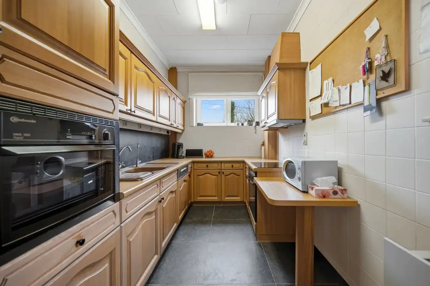 Instapklare woning met handelspand op een goede locatie foto 7