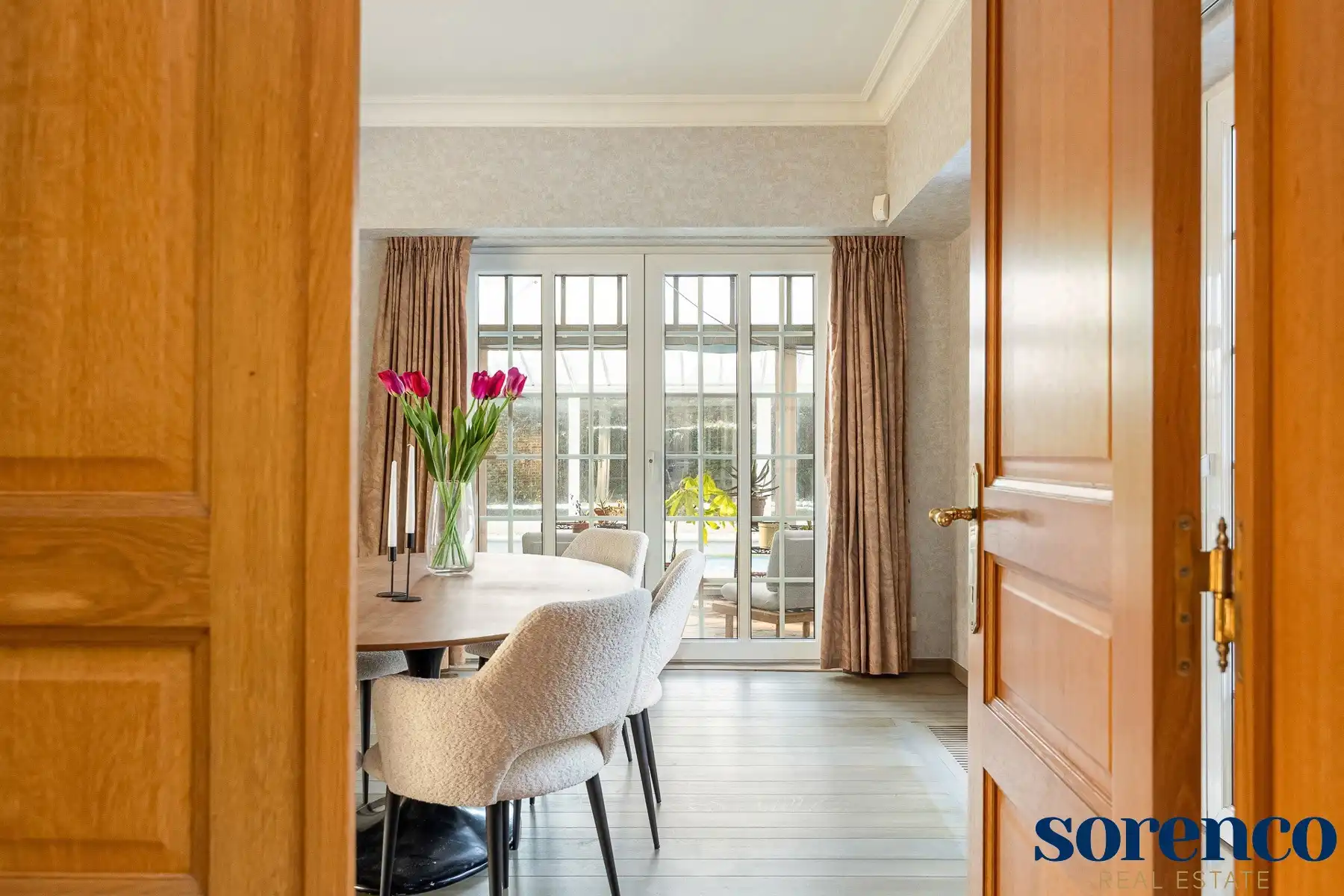 Charmante villa met zwembad op een mooi perceel  foto 9