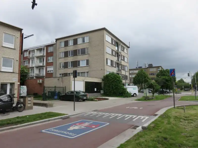 Ruim appartement met 3 slk foto 23