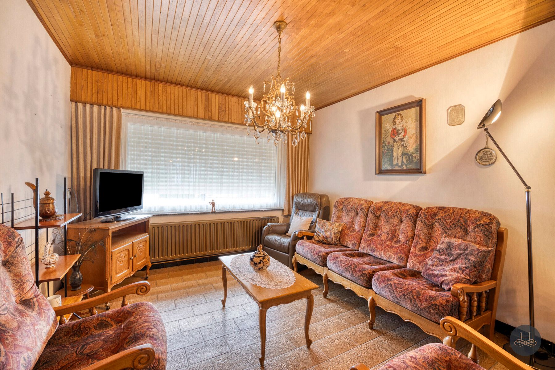 Te renoveren woning in rustige omgeving foto 3