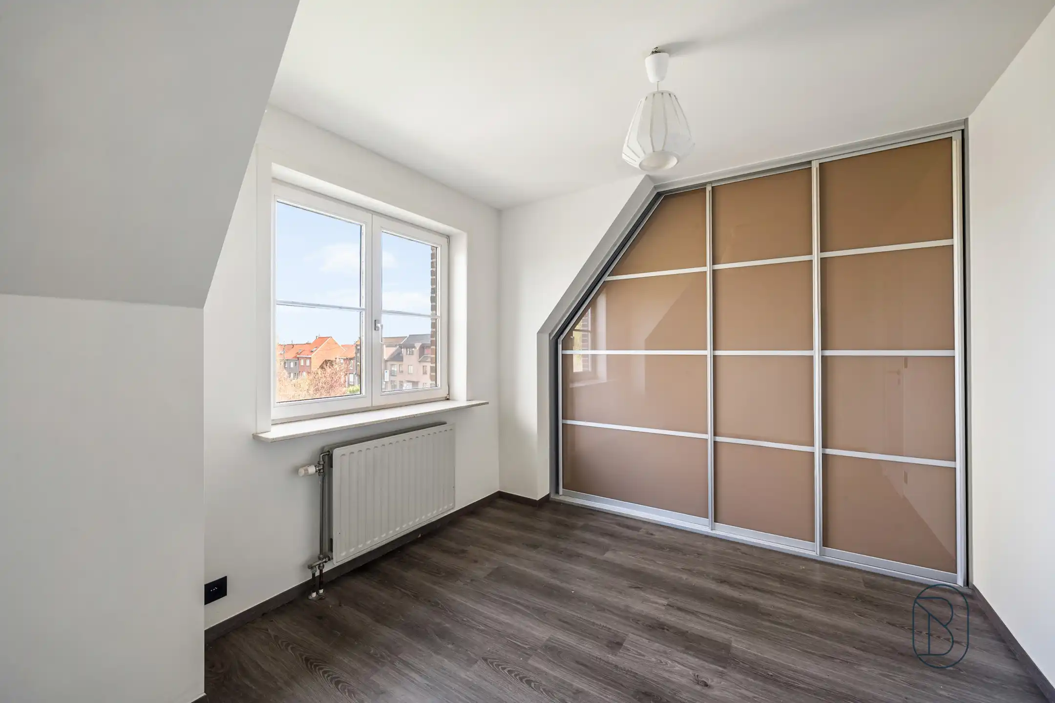 Instapklaar 2-slaapkamerappartement met garage in Harelbeke foto 11