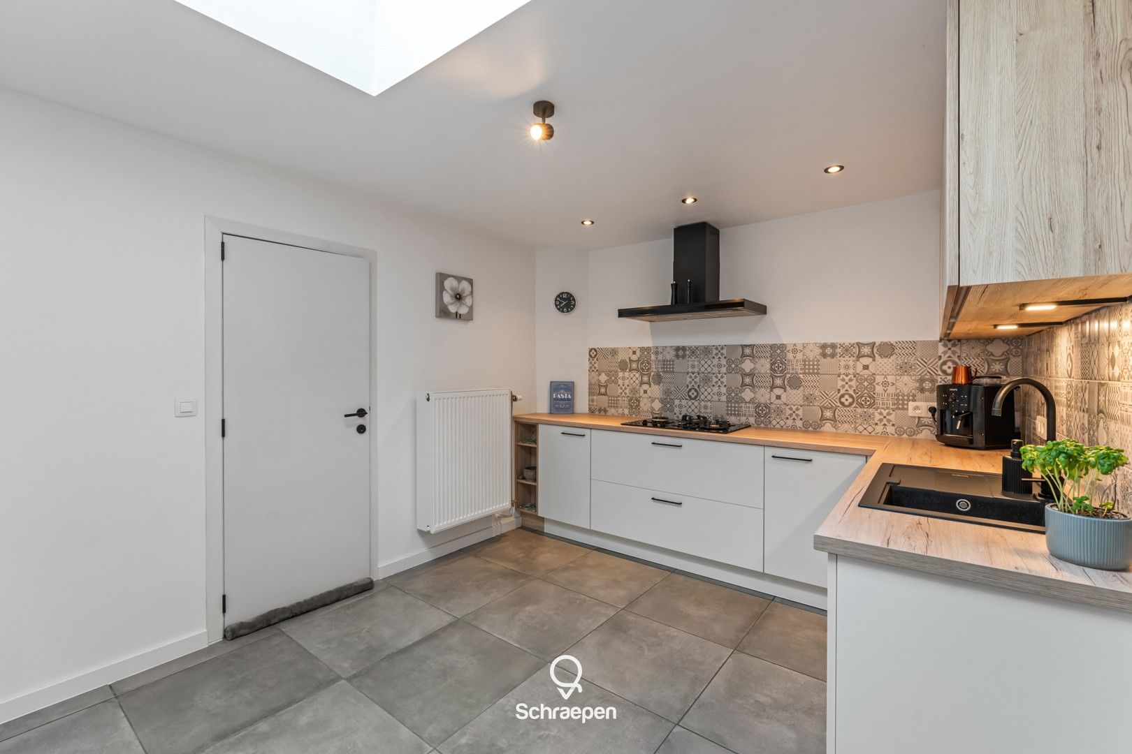 Charmante rijwoning met 2 slpks én stadstuintje nabij Genk-Centrum! foto 13