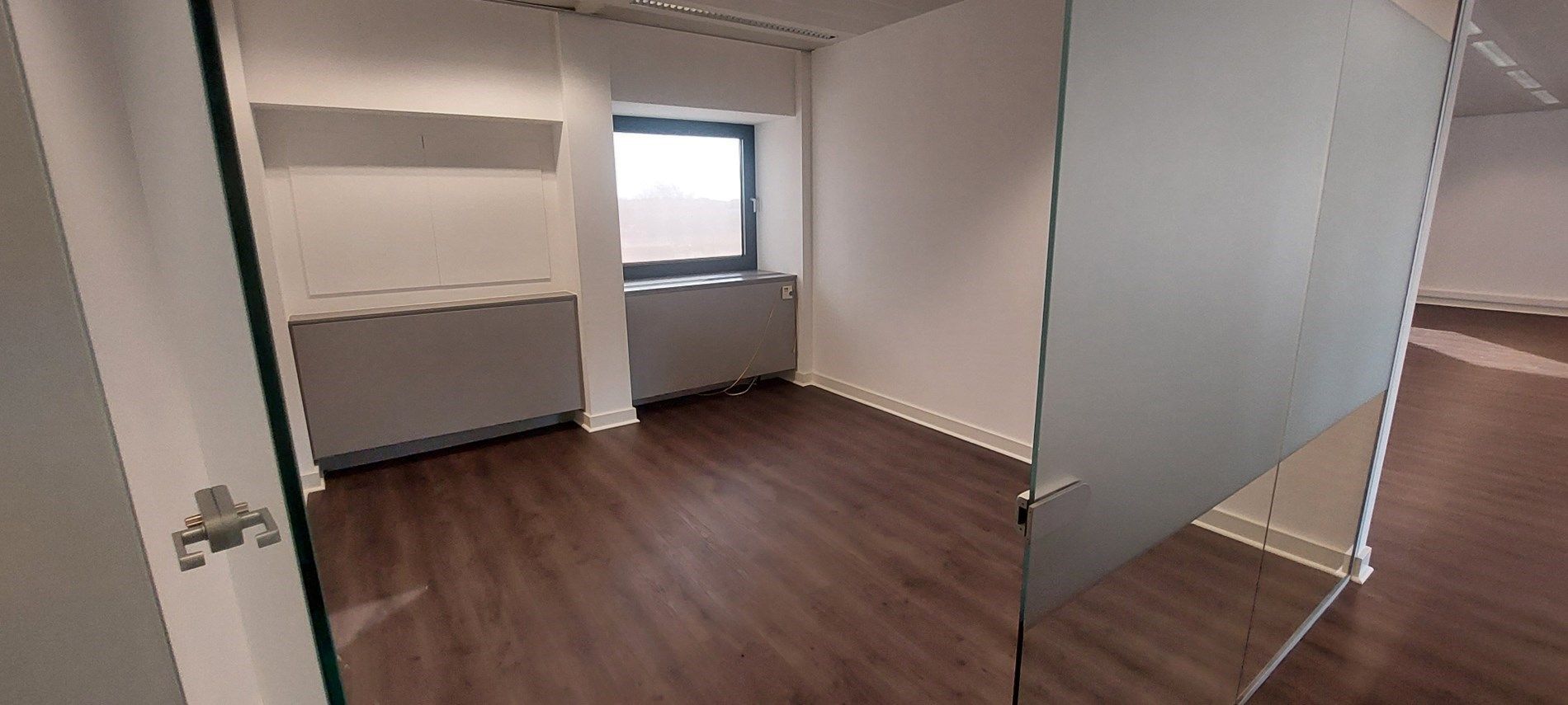 Kantoorruimte, 170 m², parking, TOP-zichtlocatie foto 11