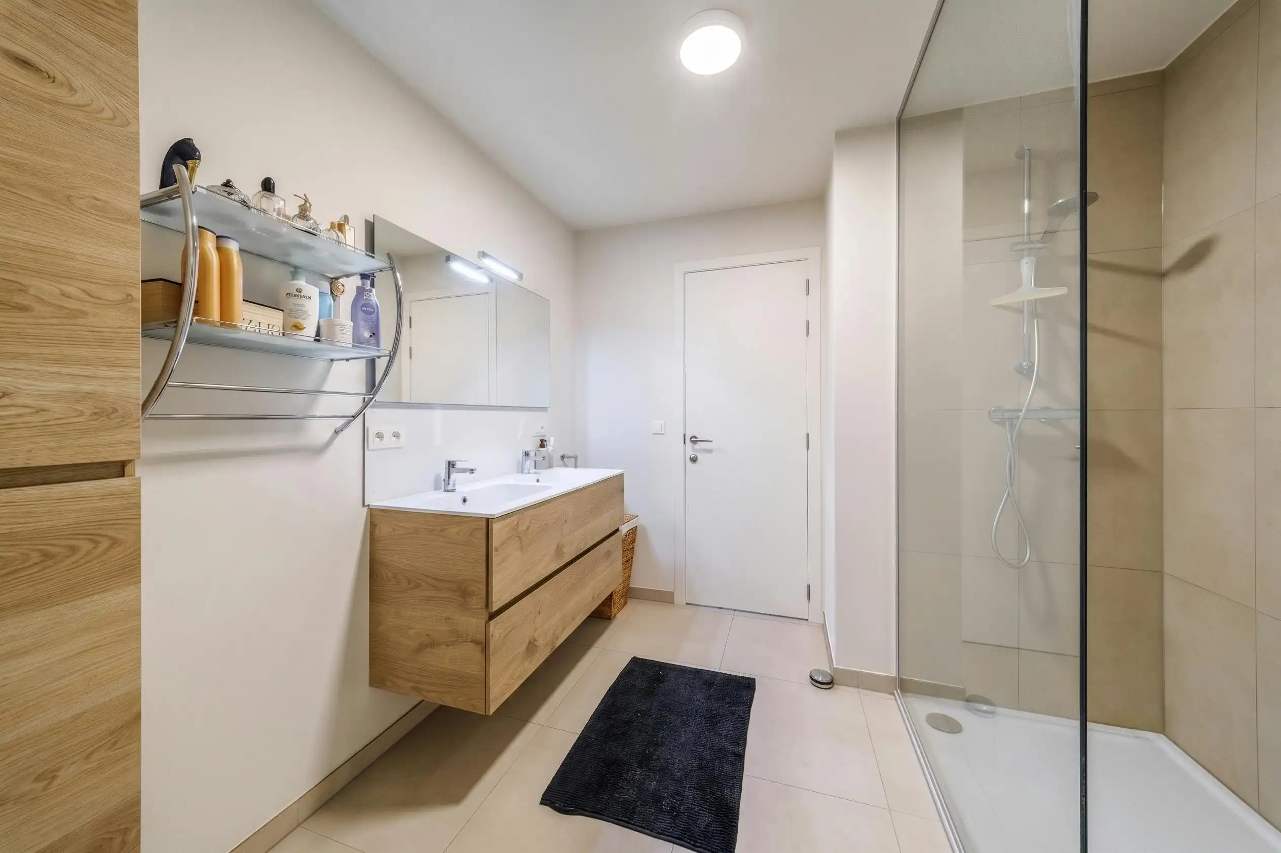 Recent appartement te koop met twee kamers in Vlamertinge foto 19