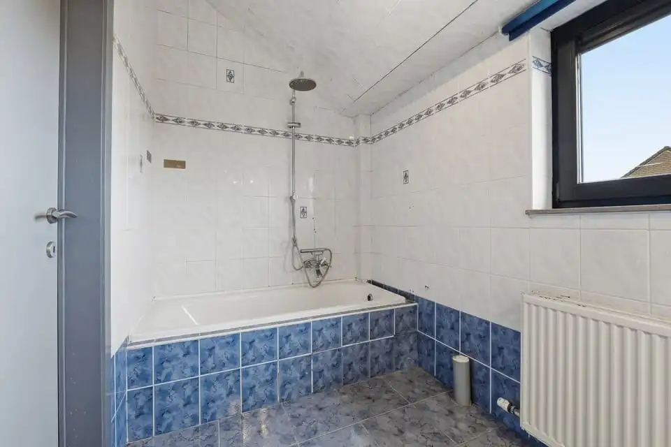 GEZELLIGE INSTAPKLARE GEZINSWONING MET 3 SLAAPKAMERS IN KOZEN foto 28