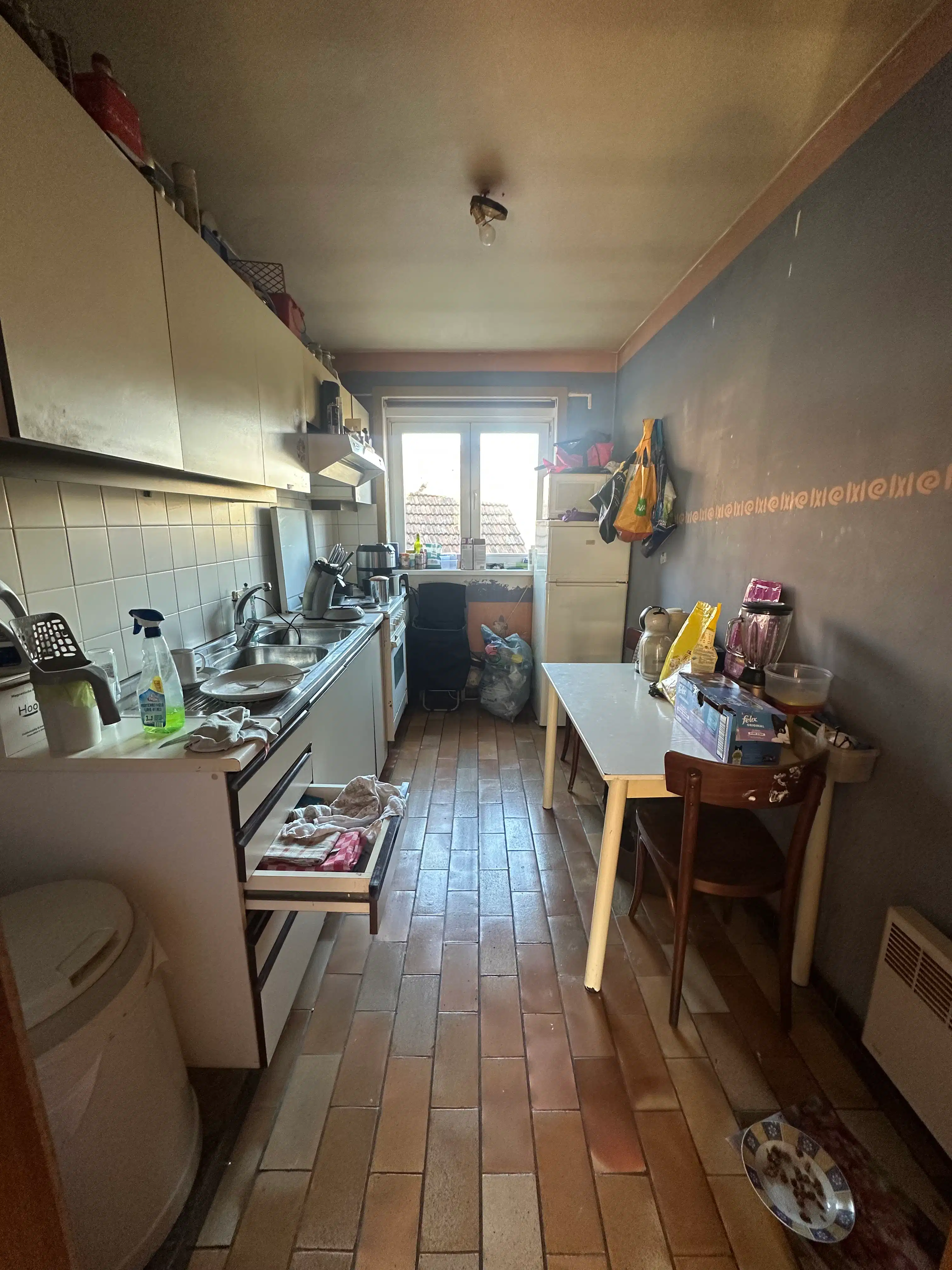 Te renoveren woning  in het hart van Zomergem foto 4