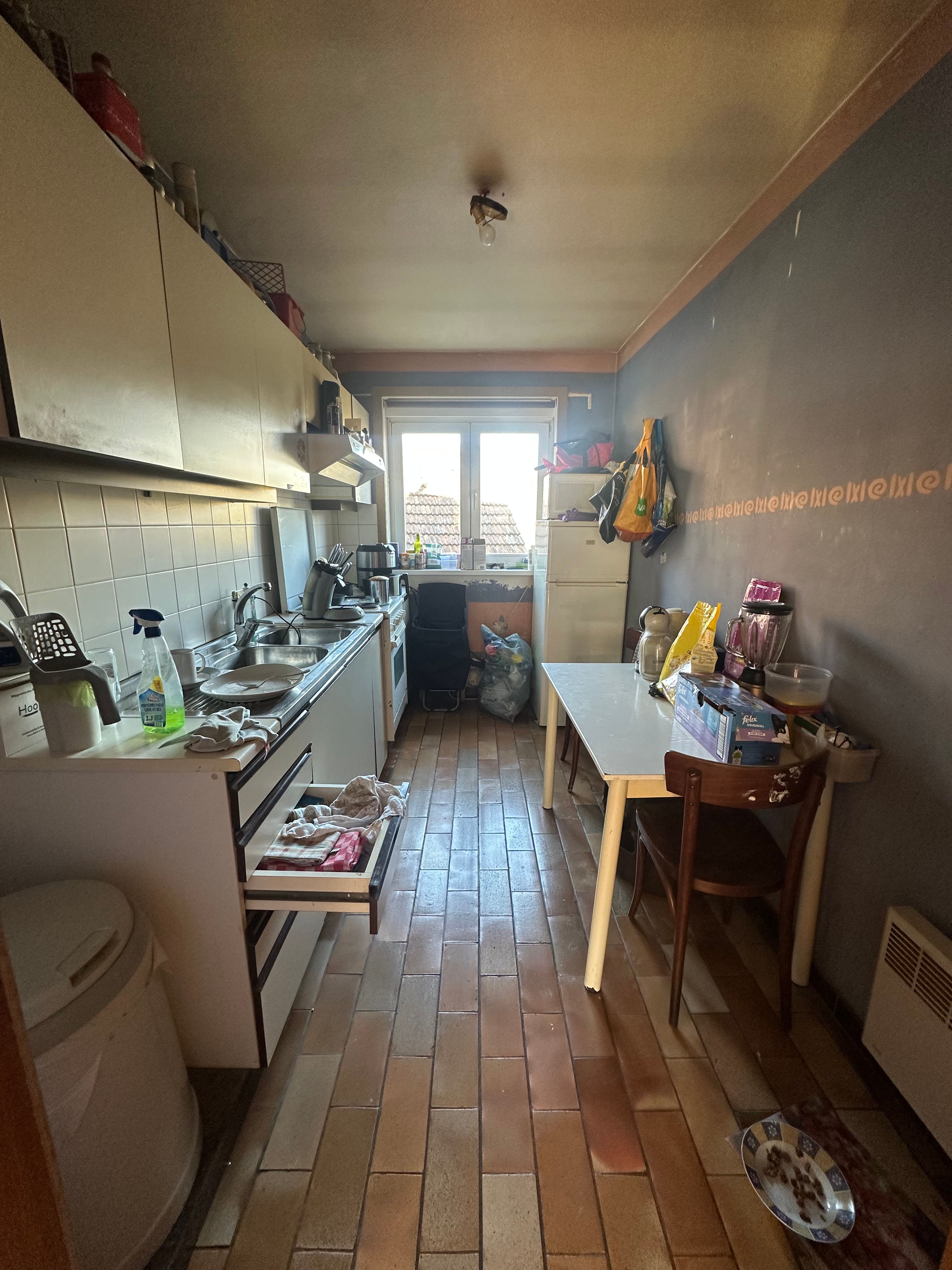 Te renoveren woning  in het hart van Zomergem foto 4