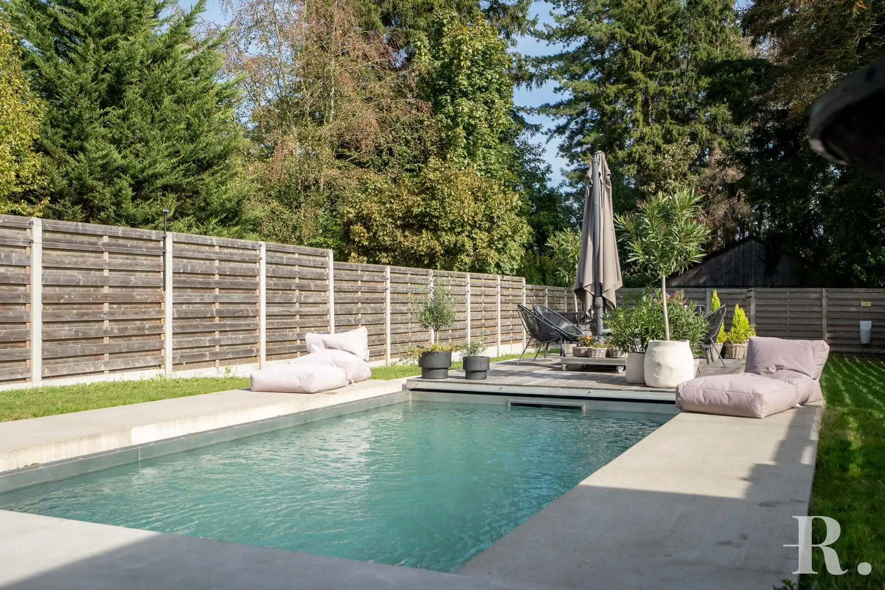 Instapklare woning met alle luxe en zwembad op goede locatie foto 25