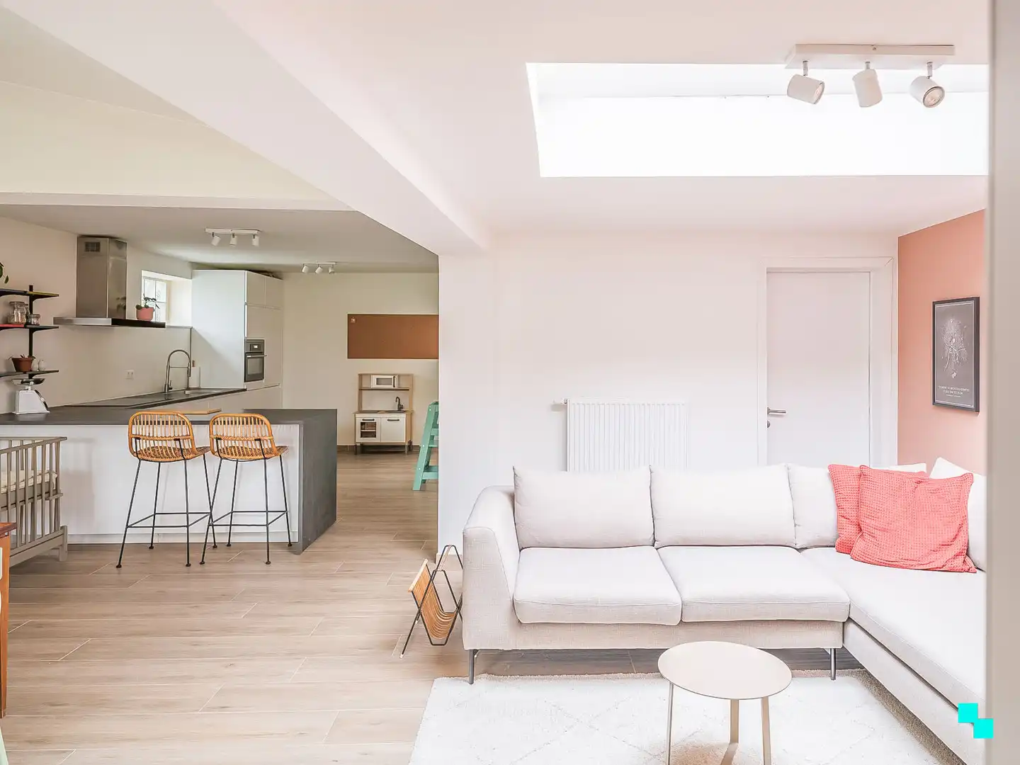 Instapklare rijwoning te Bottelare dorp met garage en tuin foto 13