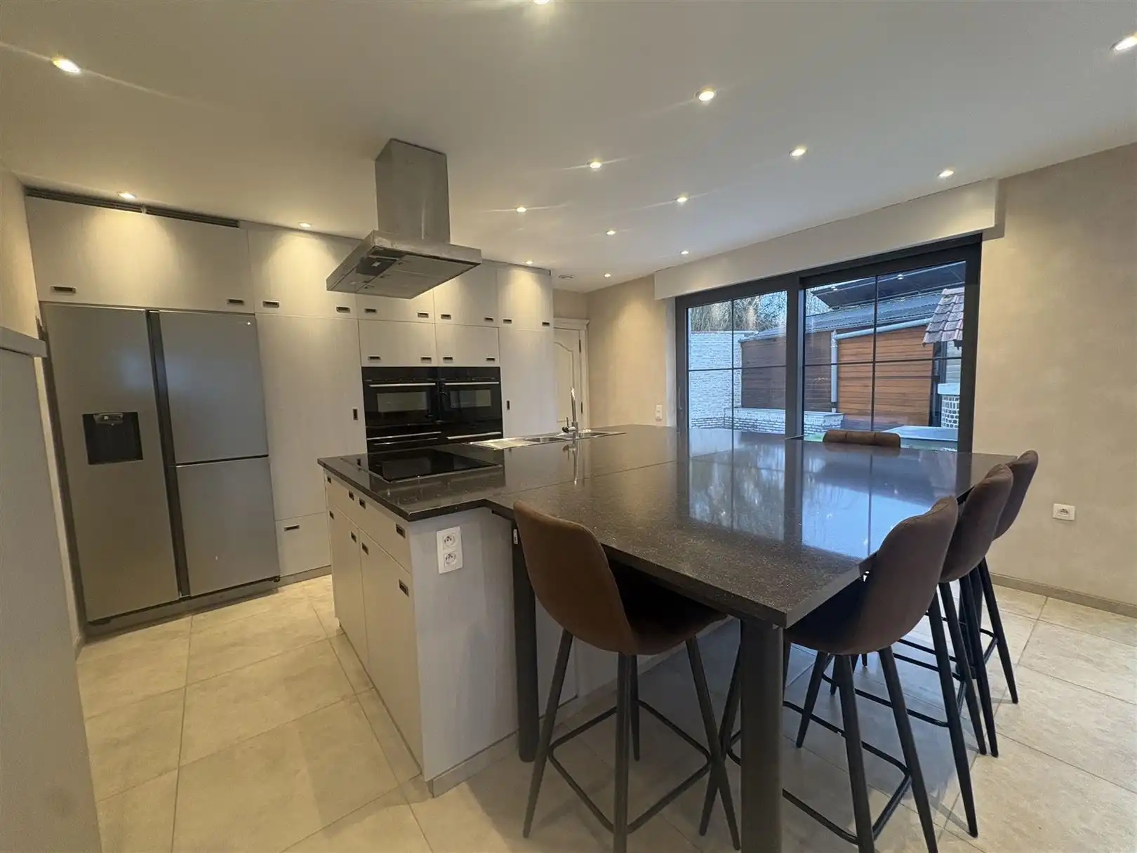 Woning te huur met luxe en elegante afwerking! foto 5