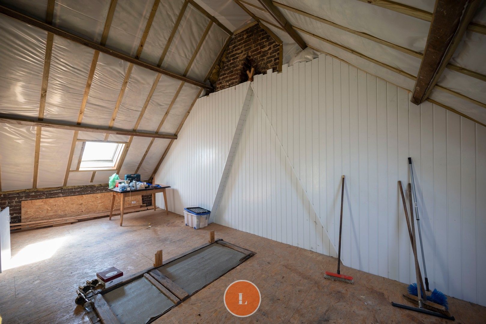 Te renoveren woning in centrum Menen foto 19